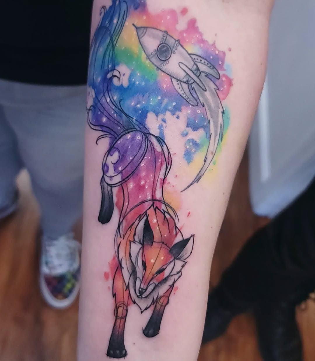 @arynfoxart added this flowy sketchy space fox to this existing rocket piece! 

#foxtattoo #watercolortattoo #Cincinnatitattoo #kentuckytattooers #bodyofarttattoo