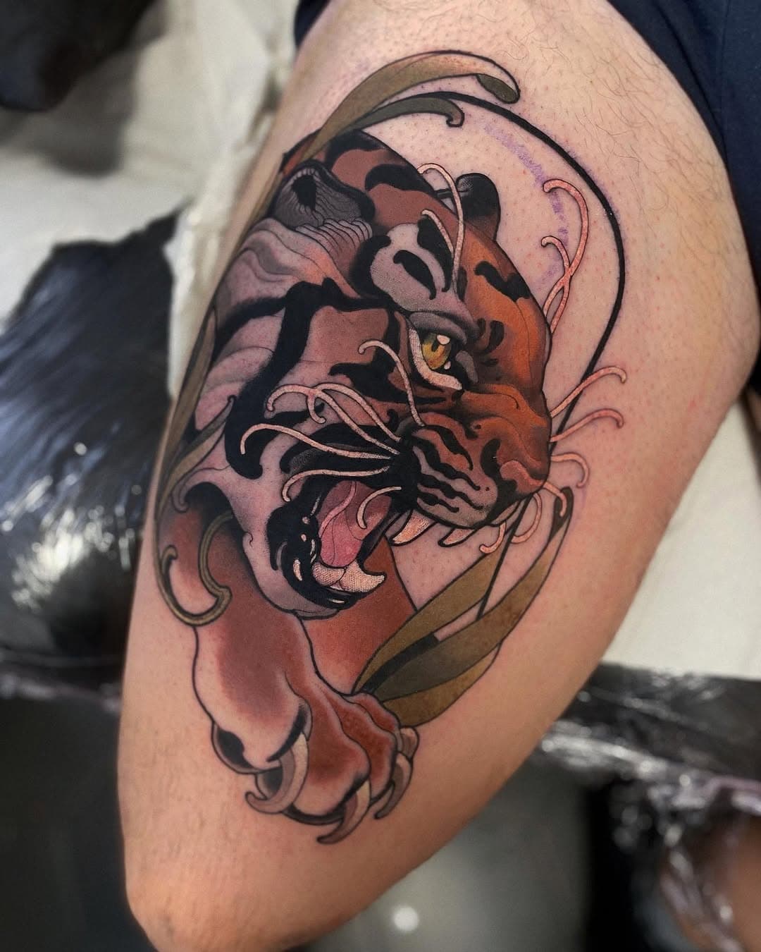 Tigresito de Legazpi… gracias Iván!!! Muchas gracias!! 🐅

En @karbon.tattoo 

 #madrid #madridtattoo #tigretattoo #tiger #tattoo #inkstagram #ink