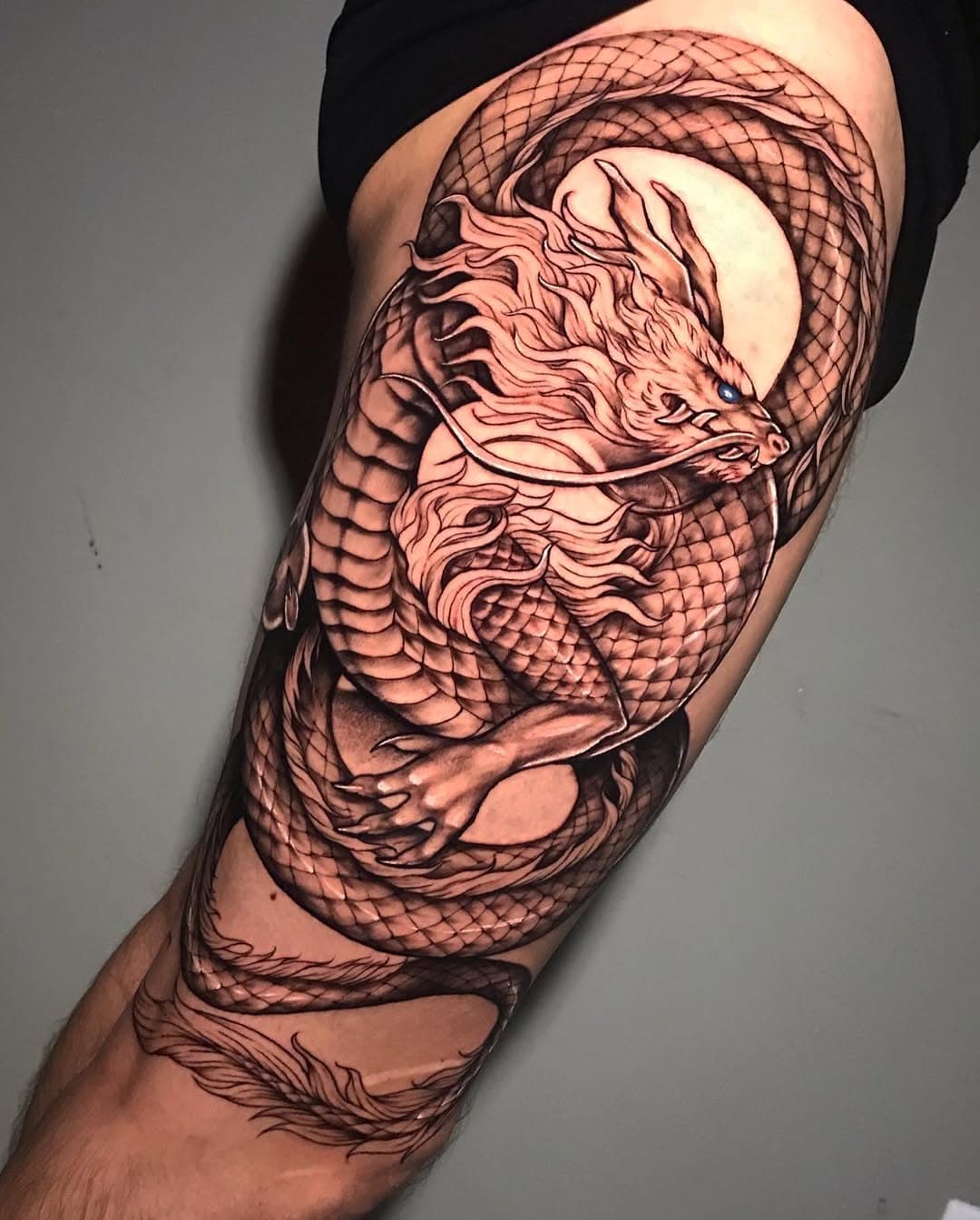 Trabalho autoral realizado pelo nosso tatuador @simas.tattoo 
 
Entre em contato para realizar seu orçamento e retirar sua dúvidas 

#tattoo #blackwork #ink #art #drawing #inktattoo #tattooed #tatuagem #tattoodragon