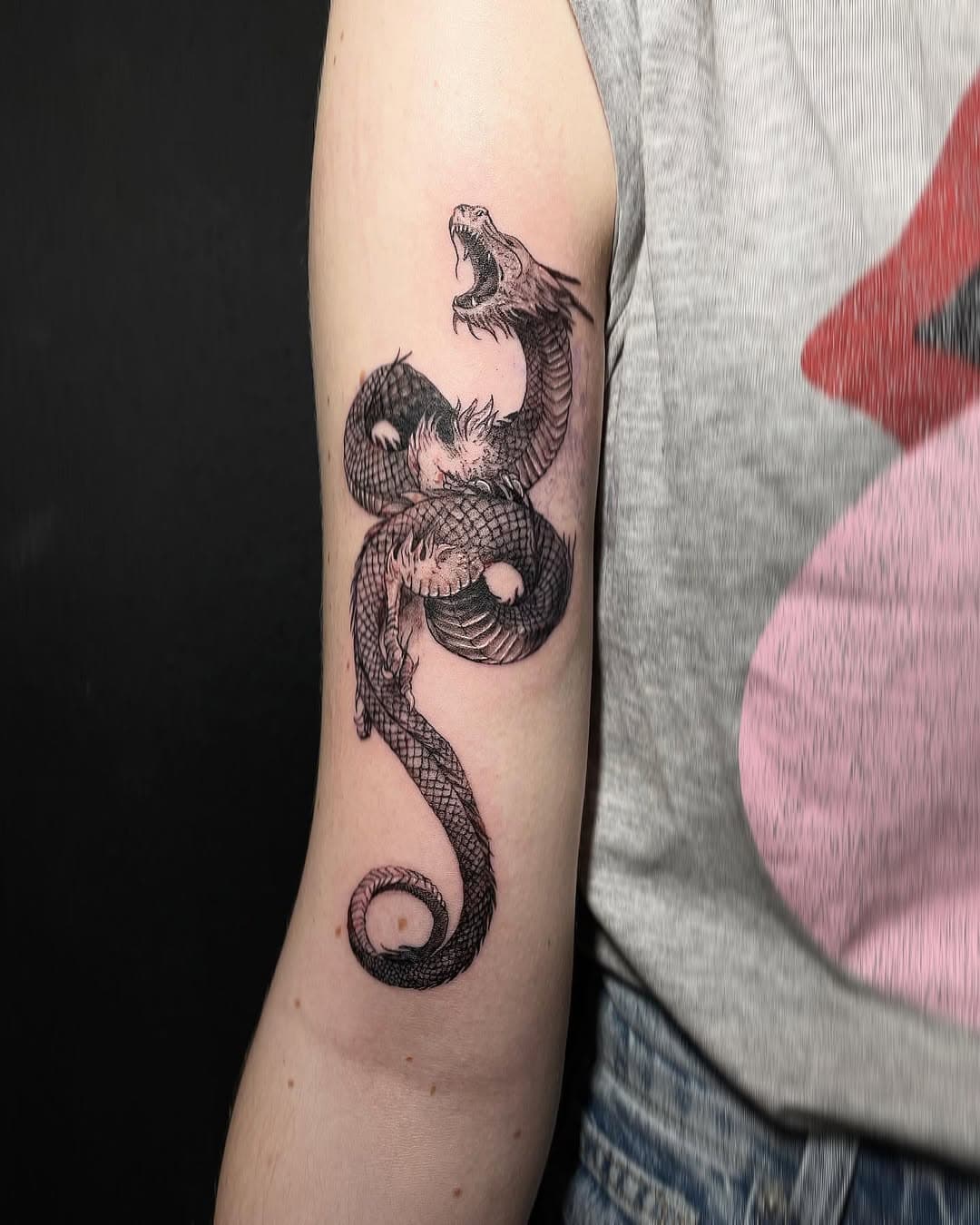 #six4 #six4stitches #tattoo #tattooed #ink #inked #asiantattoo #dragontattoo #dragon #drache #tattooinspiration #tattooideas  #kwadronneedles  #cheyennetattooequipment #mörfeldenwalldorf #mörfeldenwalldorftattoo #großgerau #großgerautattoo #darmstadt #darmstadttattoo #rüsselsheim #rüsselsheimtattoo #frankfurt #frankfurttattoo
