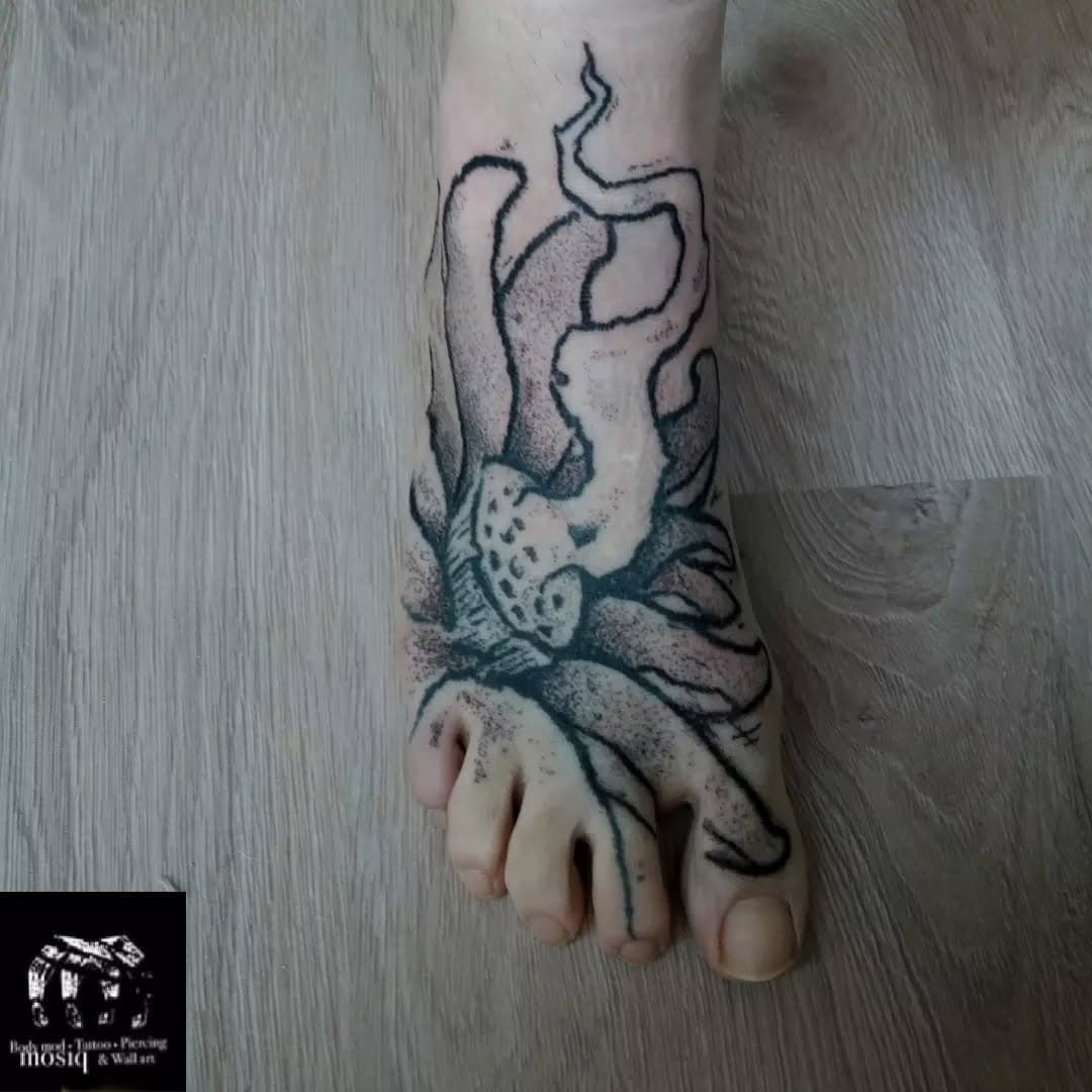 #handpoketattoo

Loto para Carlota 🖤

Quiero hacer más cosas a handpoke. 
Cierro agenda hasta nuevo aviso pero me podéis contar ideas por privado.

#handpoketattoos #lotustattoo #lotus #handpoketattooartist #handpokers #handpoke #palillero #freehand #freehandtattoo #foottattoo #tattoo #vegantattoo #veganlife #🖤