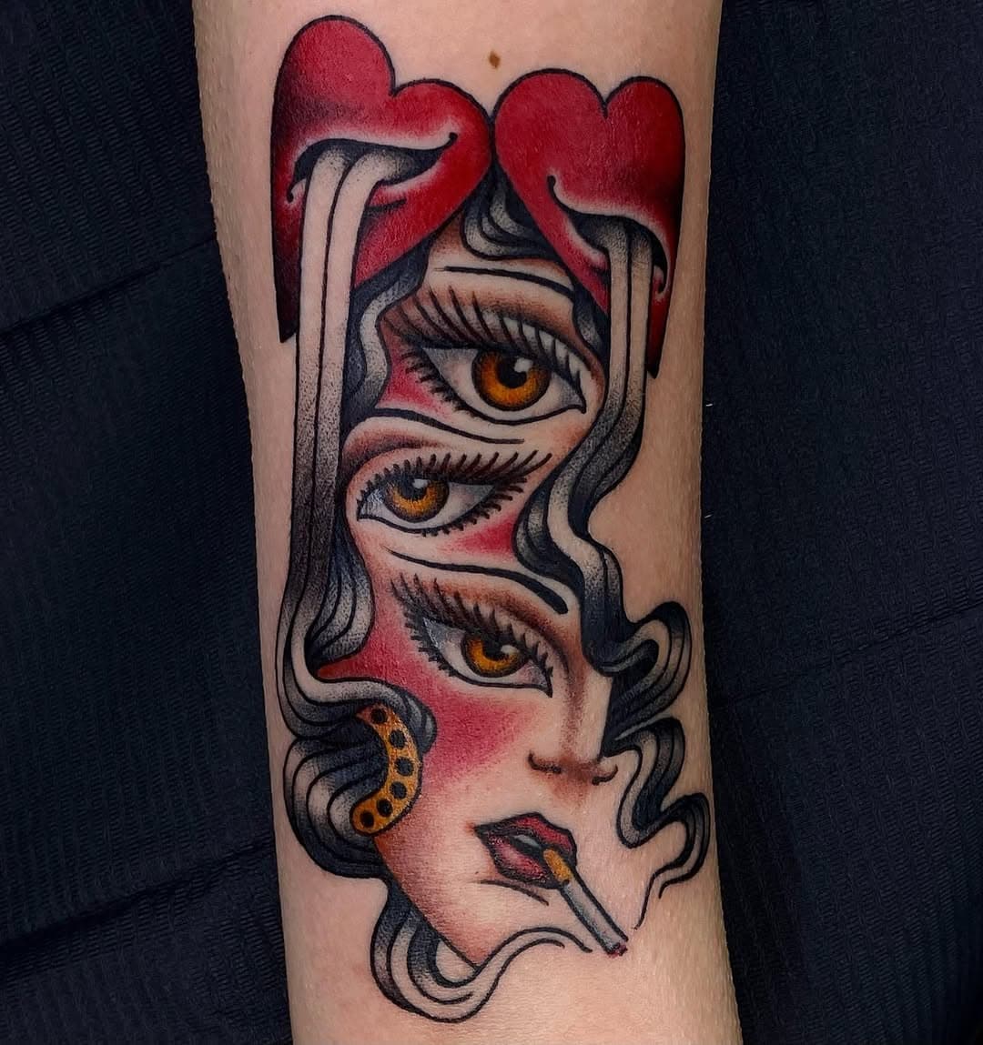 Mil gracias Ainoa!!!#loveandpridetattoo #elbona #solidworkers #lugo #topclasstattooing  #txttoodo  #european_traditional_tattoo #thebesttattooartists  #europeantraditionaltattoo #traditionaltattooink  #tattooforthepunks #tradworkerssubmission #traditionaltattooflash #oldlines  #lafstattoocrew #traditionalclub #galicia