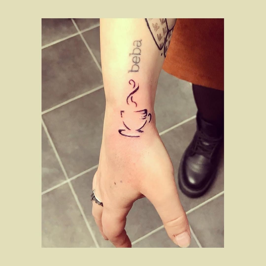 Super cute little teacup from a while back. 
.
.
.
.
.
#tattoo #tattoos #tattooing #skinandink #smalltattoo #teacuptattoo #tinytattoo #ink #inking #tattooink #tattoolife #linetattoo #tattoolines