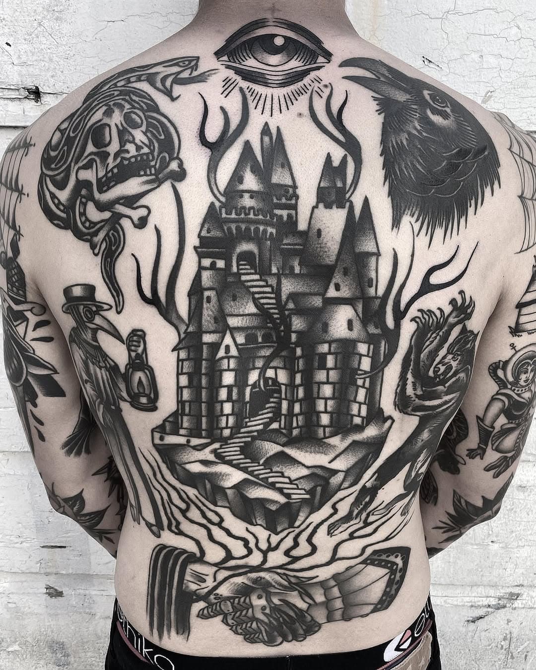 Finished this up in just under a year on one of my most dedicated clients Laurence! Thanks for letting me do my thang!!
Made at @idlehandsf in #sanfranicsco !

#derickmontez #blackworktattoo #traditionaltattoo #backpiece #idlehand #lowerhaight #sanfranciscotattoo