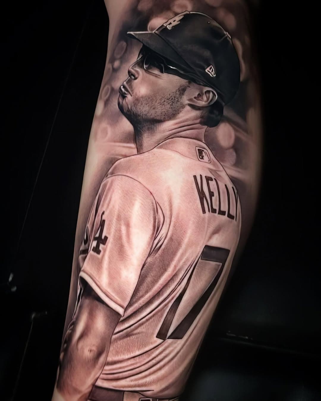 Fun piece from last night even tho he ain’t a dodger anymore #joekelly #dodgers #losdodgers #losangeles #portraittattoo #portrait #portraitrealism #blackandgreytattoo #bng