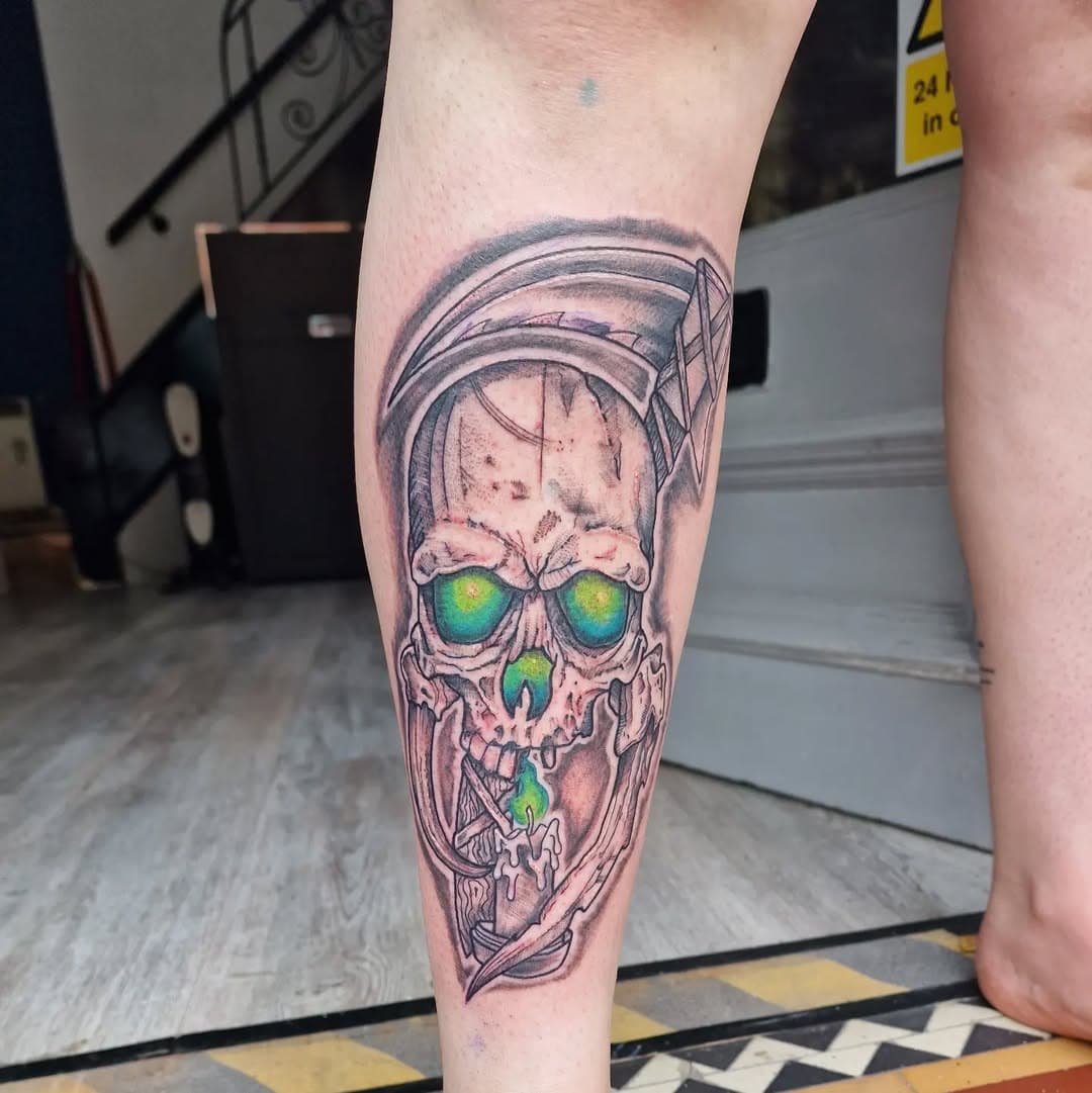 Absolutely loved doing this design on Thursday, love the hint of colour  can't wait to add more. 

.
.
.
#skulltattoo #rideordieclient #sythetattoo #shintattoo #candletattoo #colourtattoo