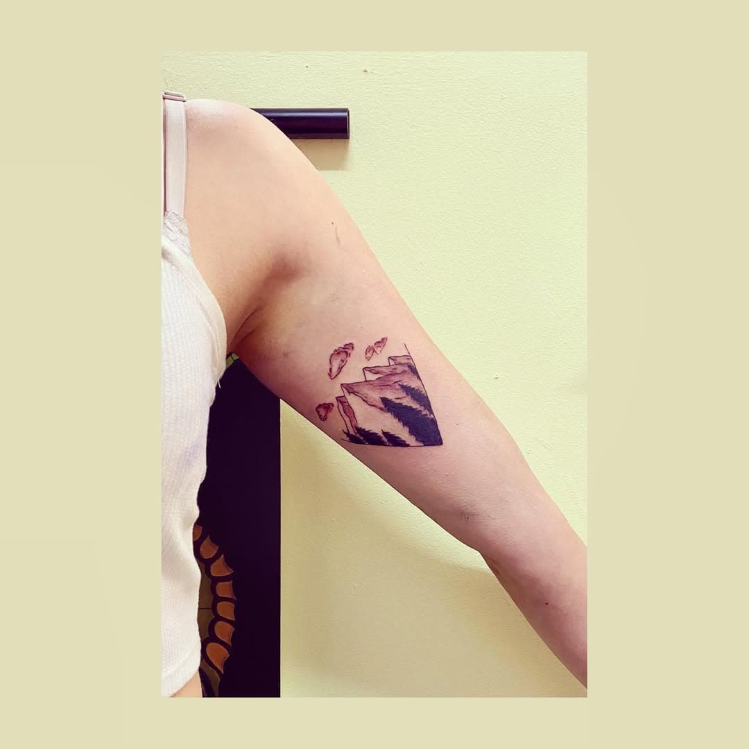 Mountain scene for the lovely Kiara, thanks so much! 🙏 
.
.
.
.
.
.
#tattoo #tattoos #tattooing #tattooart #tattooartist #art #ink #inking #tattooink #tattooideas #tattoolife #tattoolove #skinandink #newcross #newcrossgate #goldsmiths #goldsmithsuniversity #mountains #mountaintattoo