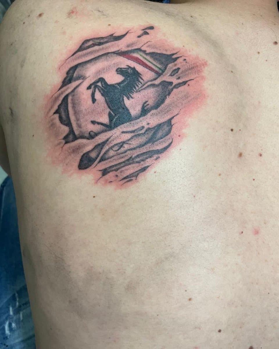 Mi trovi al MUSTAPHA TATTOO STUDIO. Vieni a trovarci in studio! Siamo a Catanzaro in viale de Filippis 32. 

#tattoo #tattoostudio #ink #ferrari #cavallino #underskin #newtattoo #tatuatoricalabresi