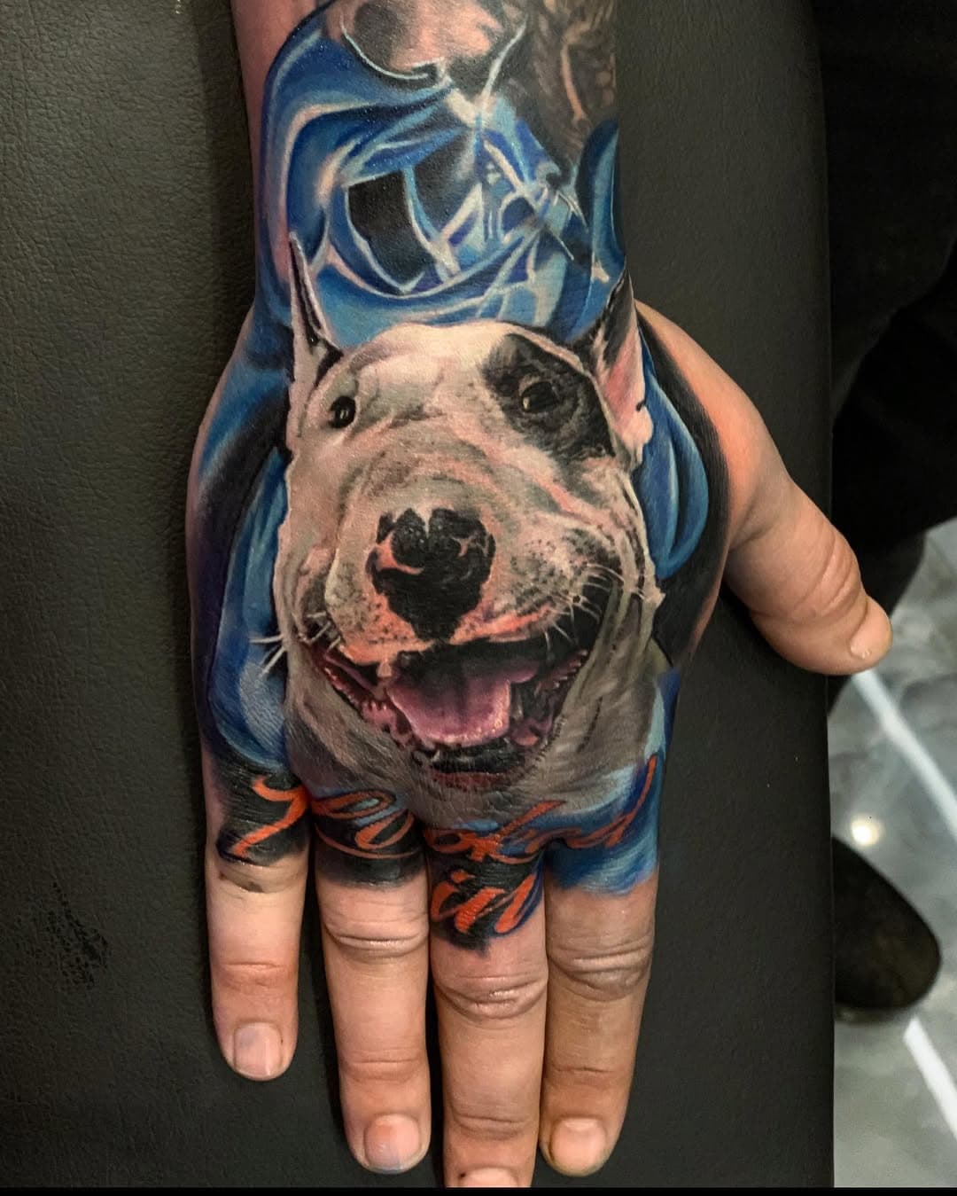 Bull terrier 💥 @radiantcolorsink @panormostattoo @sullenclothing , no pain no gain 👊🏻