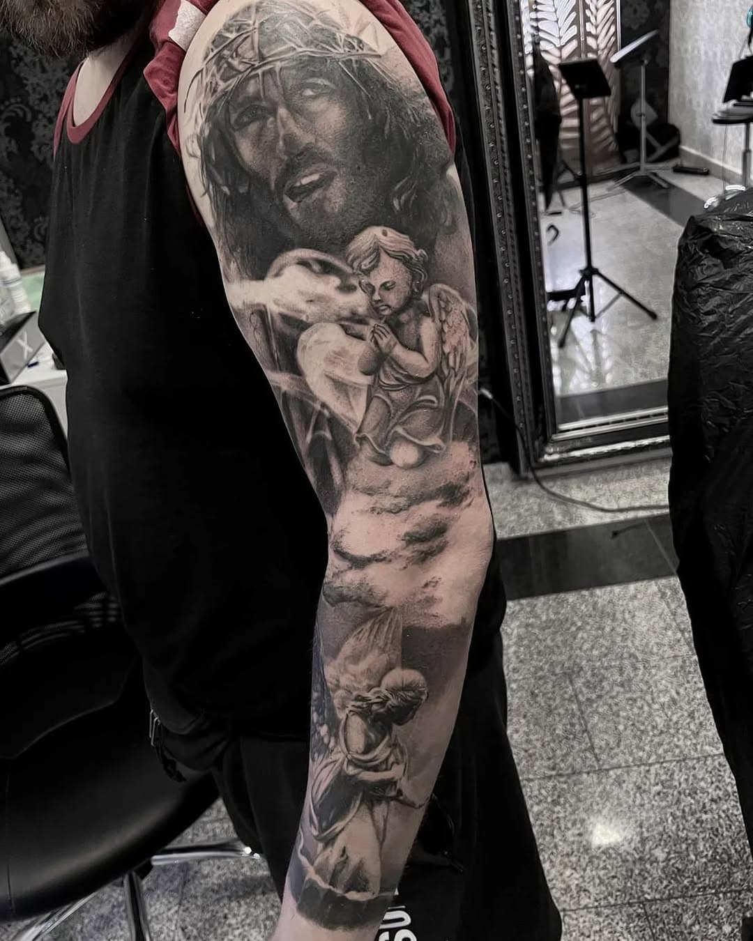 @ealexahibaru
#tattoo #creative_ink_wiesbaden #ink #wiesbaden #künstler #realistic #ink_tattoo_ideas #tattooart #tattoosleeve #tattoengel #inklife #ink_tattoo_ideas#künstler #mainz #frankfurt #germany #picoftheday #pray #engel #künstlerisch #tattoo #tattooneedle