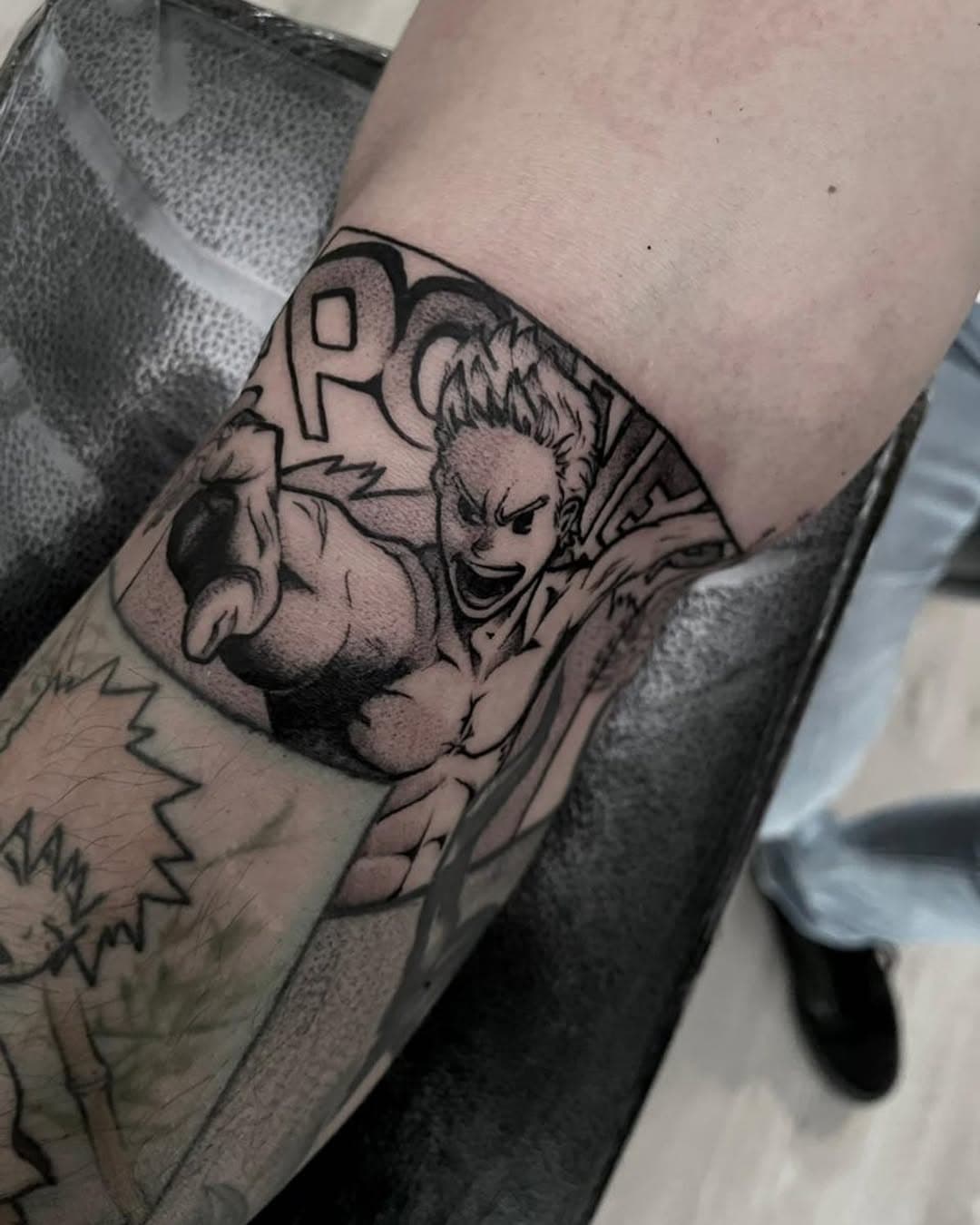 Viñeta realizada por Dan ✨cotiza tu anime favorito y aprovecha la promoción que tenemos para tu próximo tatuaje. #anime #animetattoo #animetattoos #animetattooartist #fillertattoo #animemexico #frikiplaza #frikilover #tatuajesmexico #tatuadoresmexicanos