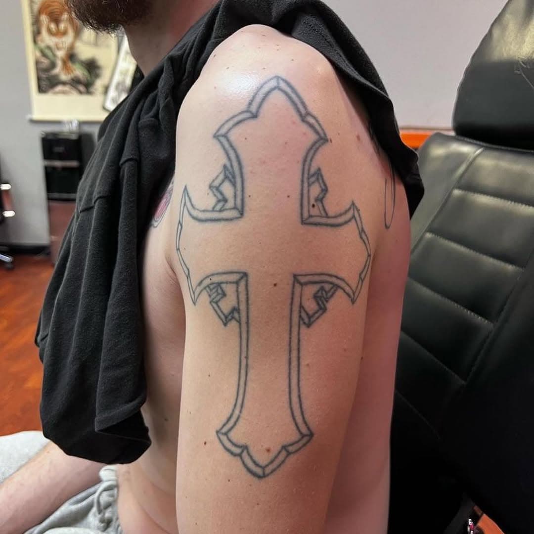 Before & After ✨
Artist: @tattoosbyandre ✅
Location: American Pride Clarkston 
-
-
-
-
#coveruptattoo #coveruptattoos #cross #crosstattoo #tattoo #aptattoos #americanpridetattoosinclarkston #clarkstonmichigan