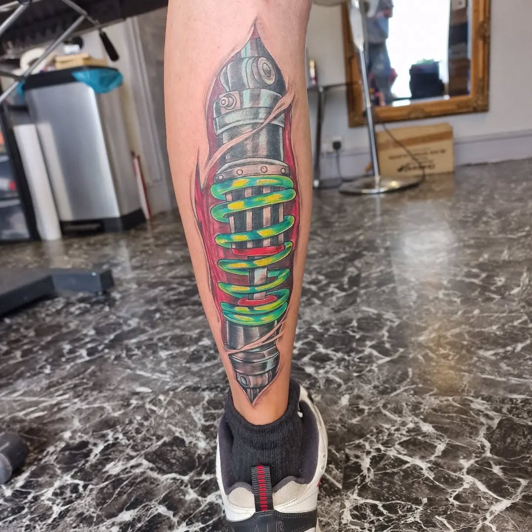 One from this week, client let me choose the colours and inwas feeling green that day lol

#springtattoo #legtattoo #tattoo #dynamicink #eternalink