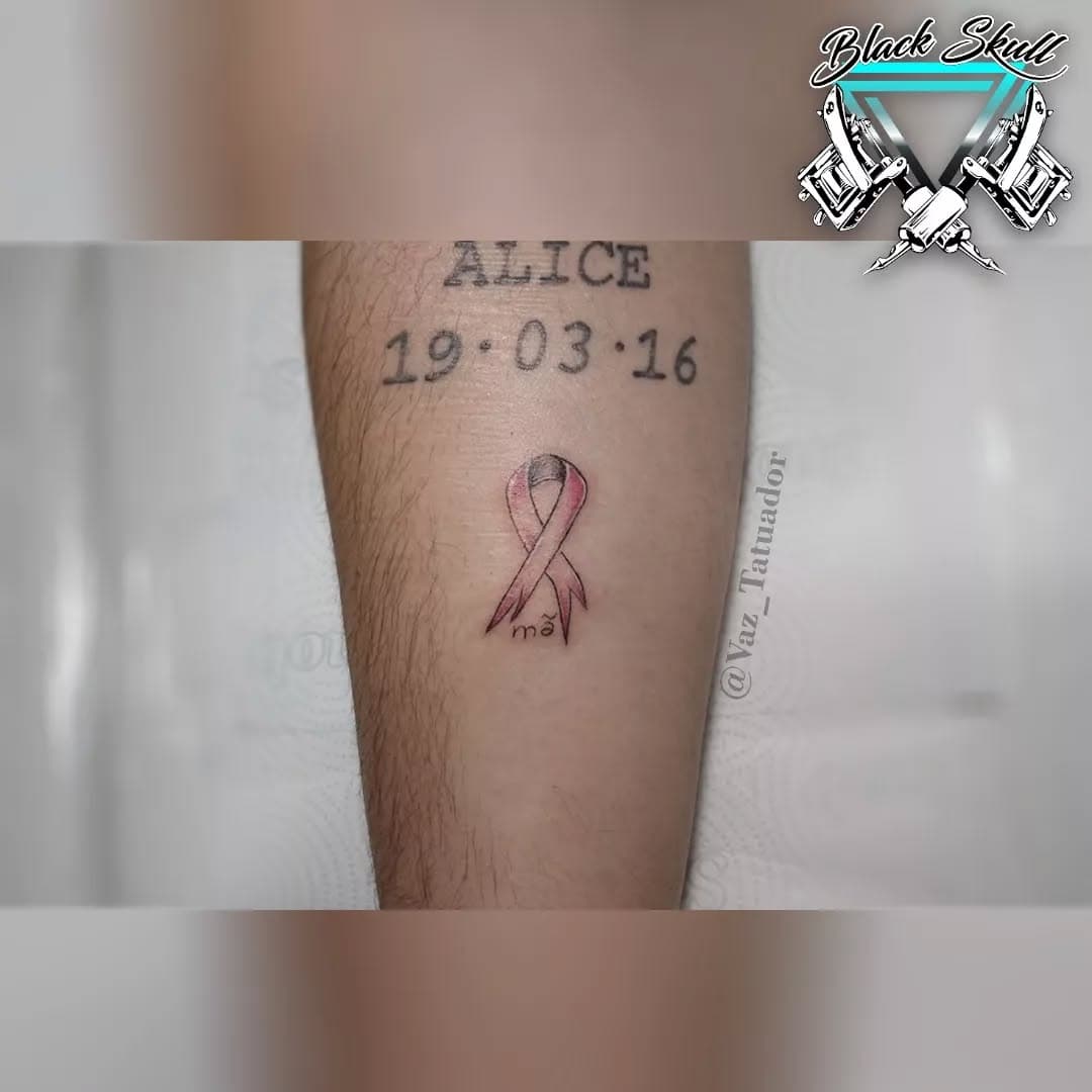 Uma homenagem super especial,
Afinal quem melhor para ser homenageada se não a própria  Mã! ❤️
Um apelido todo carinhoso dessa Mãezona! 💕

.

.

.

.

..

..

__________________________________________
#tatuagem #homenagem
#tribute #homage #tributetattoo #mae #mother #mommy #sorocaba #cancer #lutacontraocancer #tattoosorocaba