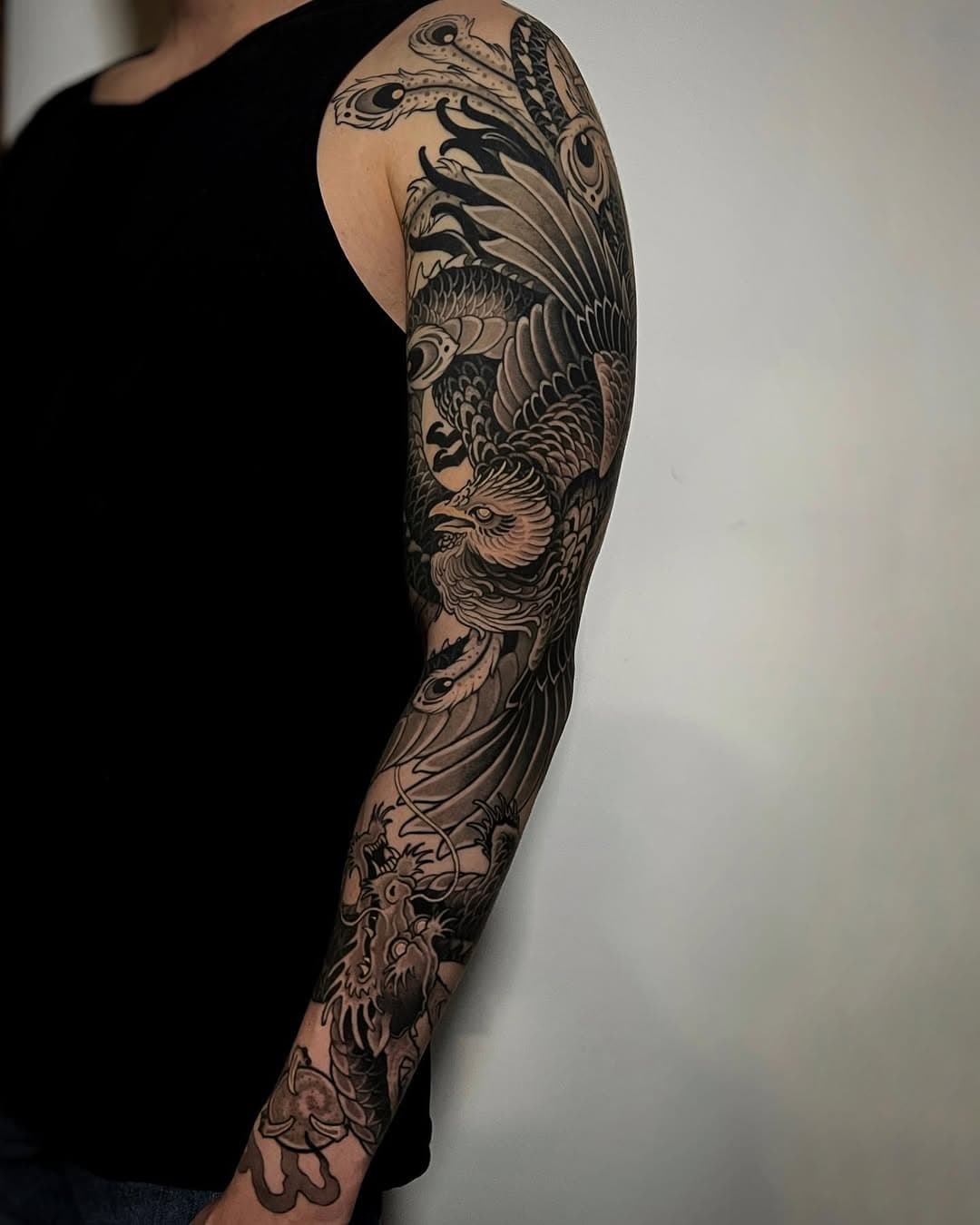 ▪️Phoenix & Dragon sleeve. Hecho en @blackship.bcn Muchas gracias Adrian!!
INFO/ BOOKINGS:
📩info.frankitattoo@gmail.com📩
•
•
•
#tattoo #ink #tattooart #tatuaje #bcntattoo #barcelona #blackshipbcn #blacktattoo #blackwork #blackworktattoo #frankitattoo #blackworkers #blacktattooing #skinartmag #blackink #btattooing #darkart #phoenix #phoenixtattoo #dragon #dragontatto#japanese #irezumi