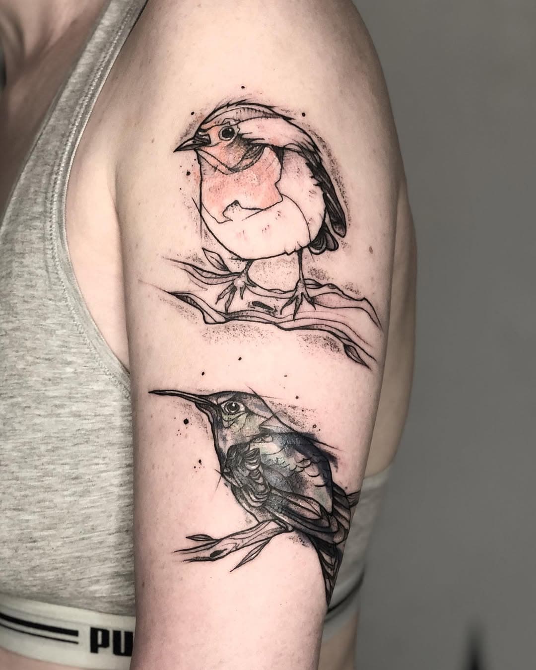 Küchenliebe. Vom Rotkehlchen und Kolibri…

#tattoos#tattoo#tattoosketch#tattooart#tattooing#hausmannskosttattoo#graphictattoo#berlintattoo#dotworktattoo#sketchtattoo#birdtattoo#armtattoo