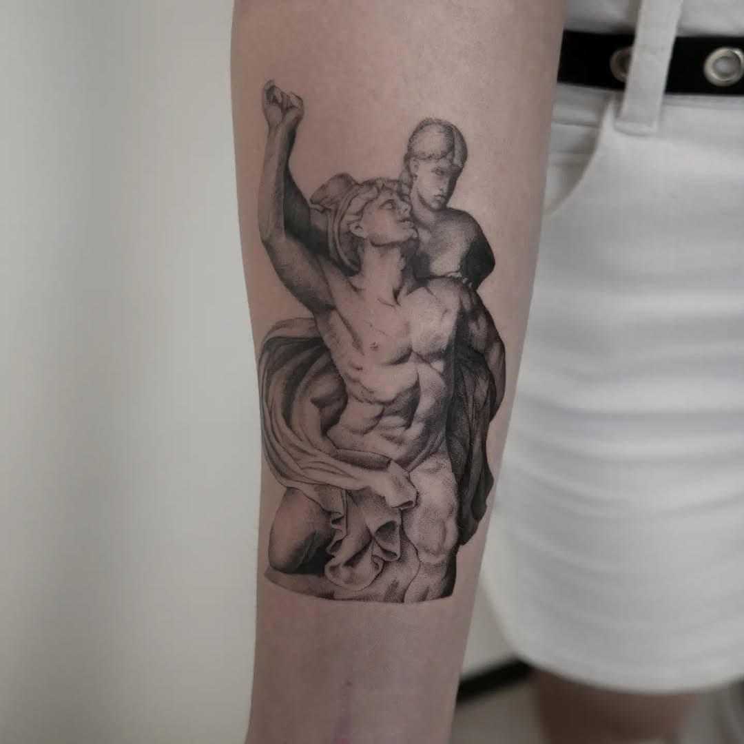 🖤 dall' opera di Reinhold Begas
"Mercurio e Psiche"

🖤 Realizzato in stile realistico,
con aghi 3rl e 7m e colori neri @skinmark_ink
Tempo di realizzazione: 4h circa

🖤 Vuoi avere altre info su questo tatuaggio o su un progetto simile?
Scrivimi in DM 😉
•
•
•
#tatuaggiofotorealistico #realistictattoo #microrealismotattoo #tatuaggiorealistico #blackandgreyink