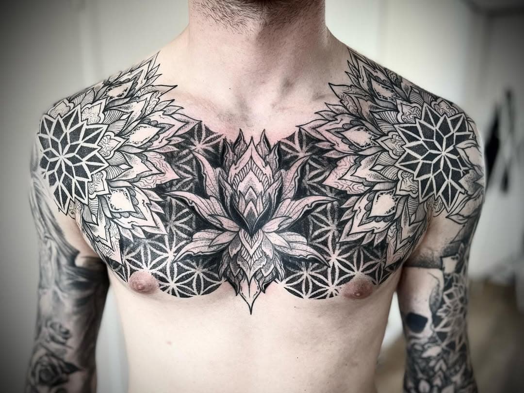 Merci Maxime pour ta confiance et ce super projet.

👉🏻✉️ ben.asanohink@gmail.com
#dotwork #lilletattoo #tatoueurlille  #tattoo #tatouage #blackwork #tattooart #benasanohink #darktattoo #mandalatattoo #mandala #lotus #ornementaltattoo