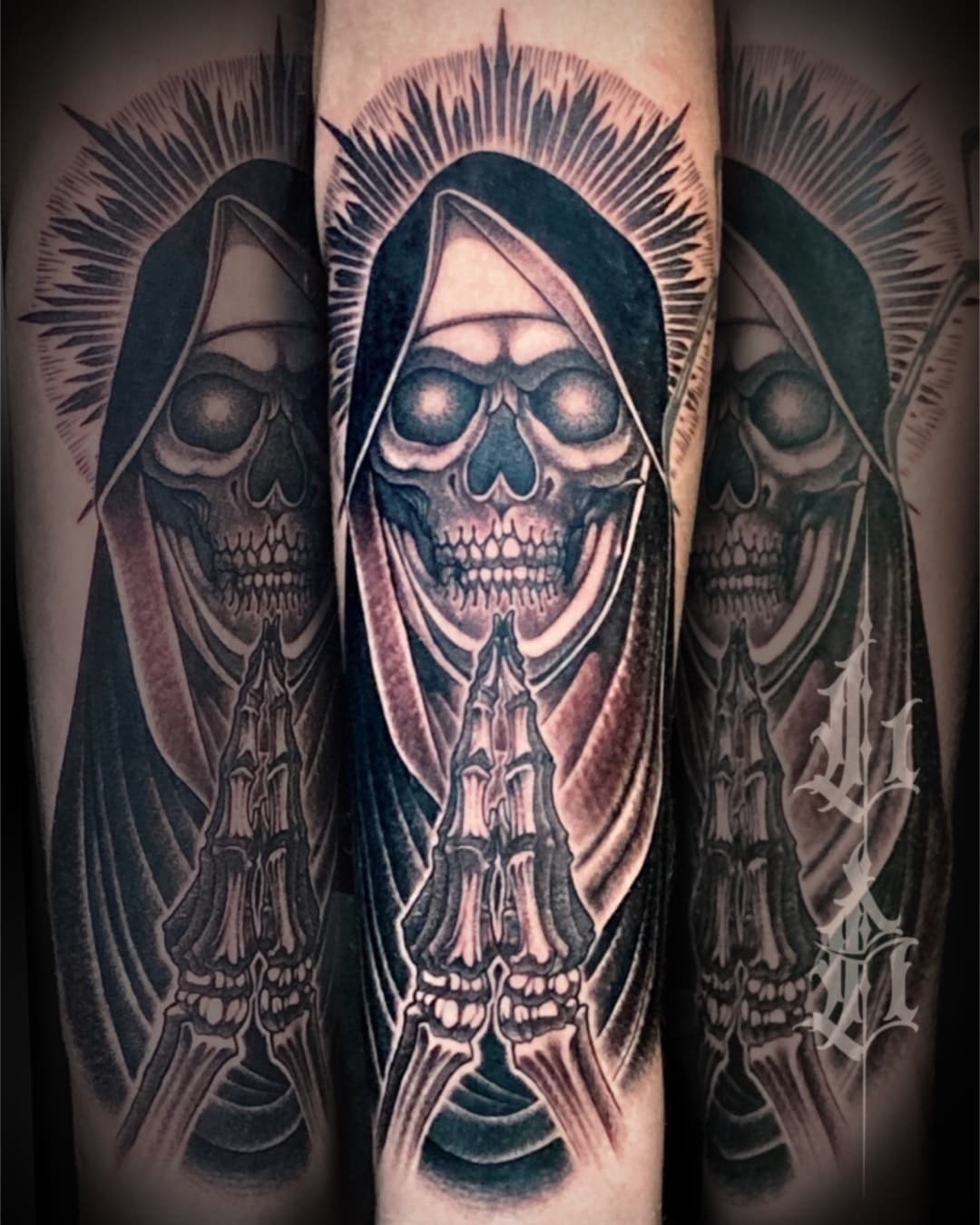 Hey, all trying some new tools to help with taming the dreaded social media beast! here is a little tattoo I did a few weeks back. scroll through to see the steps, from initial placement and sizing, all the way to the clients healed pic. Hit the message button to book your appointment!
.
.
. 
#skull #skullnun #nunskull #praying #prayingnun #horror #horrortattoo #goth #gothtattoo #gothkids #neotrad #neotraditional #neotraditionaltattoo #blackandgrey #blackandgreytattoo #dotshading #dotshadingtattoo #805 #slo #centralcoastcalifornia #morrobay #calpolyslo