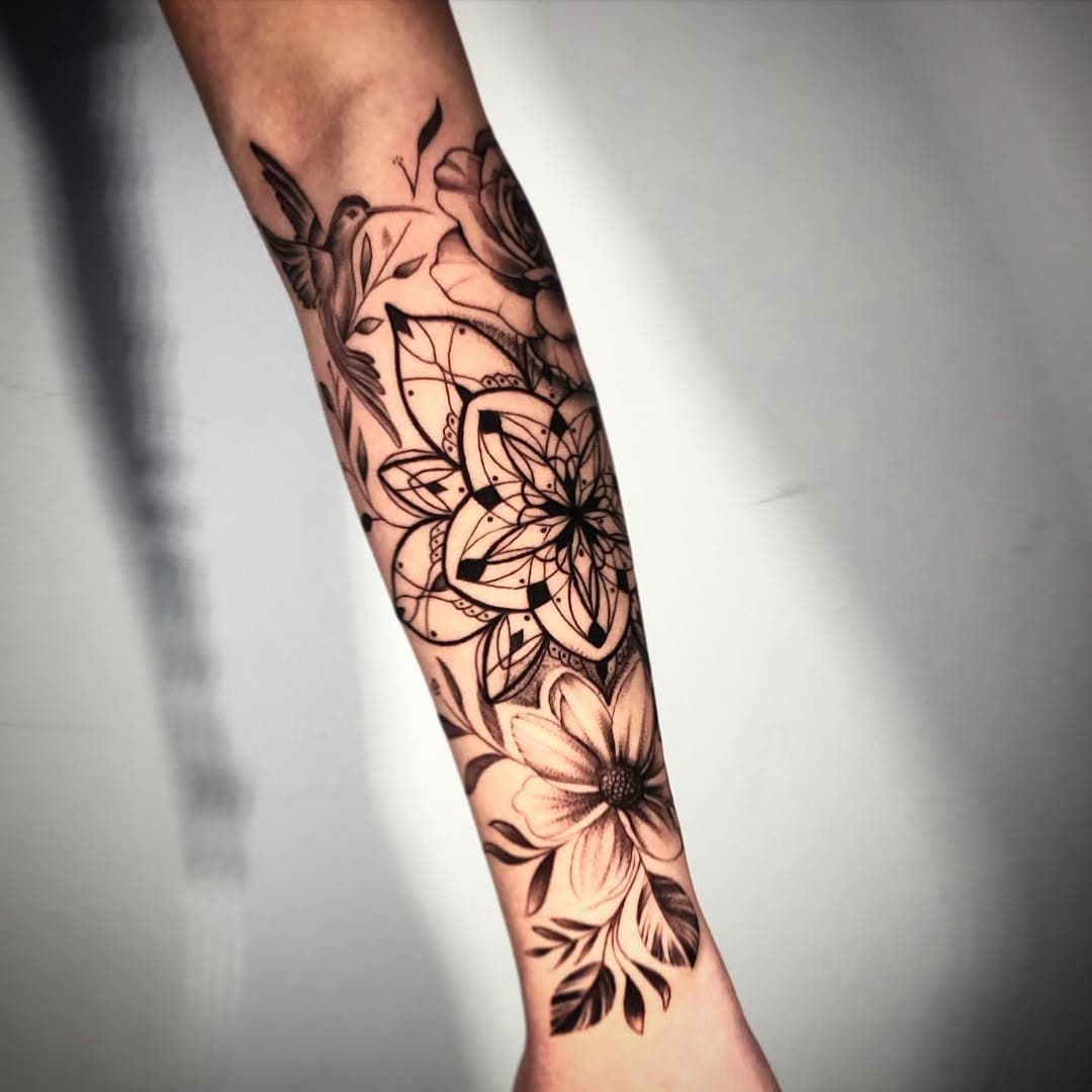 Floral com mandala
.
Agendamentos e orçamentos pelo link na bio
.
#floral #tattoo #inked #tattoos #tatuagemfeminina #mandala #maringa