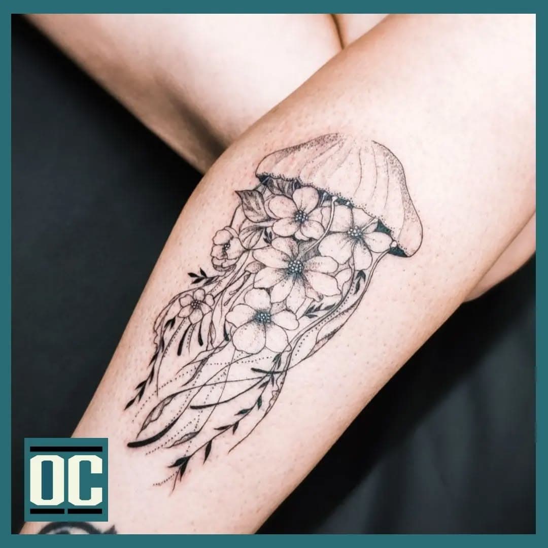 #owlcat #tattoo #tattooideas #tattoostudio #aberdeen #aberdeentattoo #scotland  #scottishtattooartist #seeninthedeen #uktattoo #flowertattoo #femenine #lineart #linetattoo