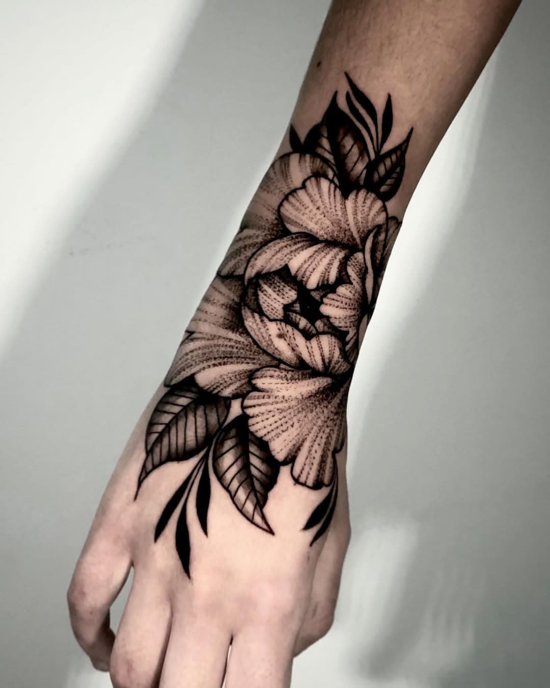 Peônia blackwork
.
Agendamentos e dúvidas pelo link na bio
.
#blackworktattoo #inktober #tattoo #tattoos #tatuagem #peonia #blakcwork #maringa #coutinho