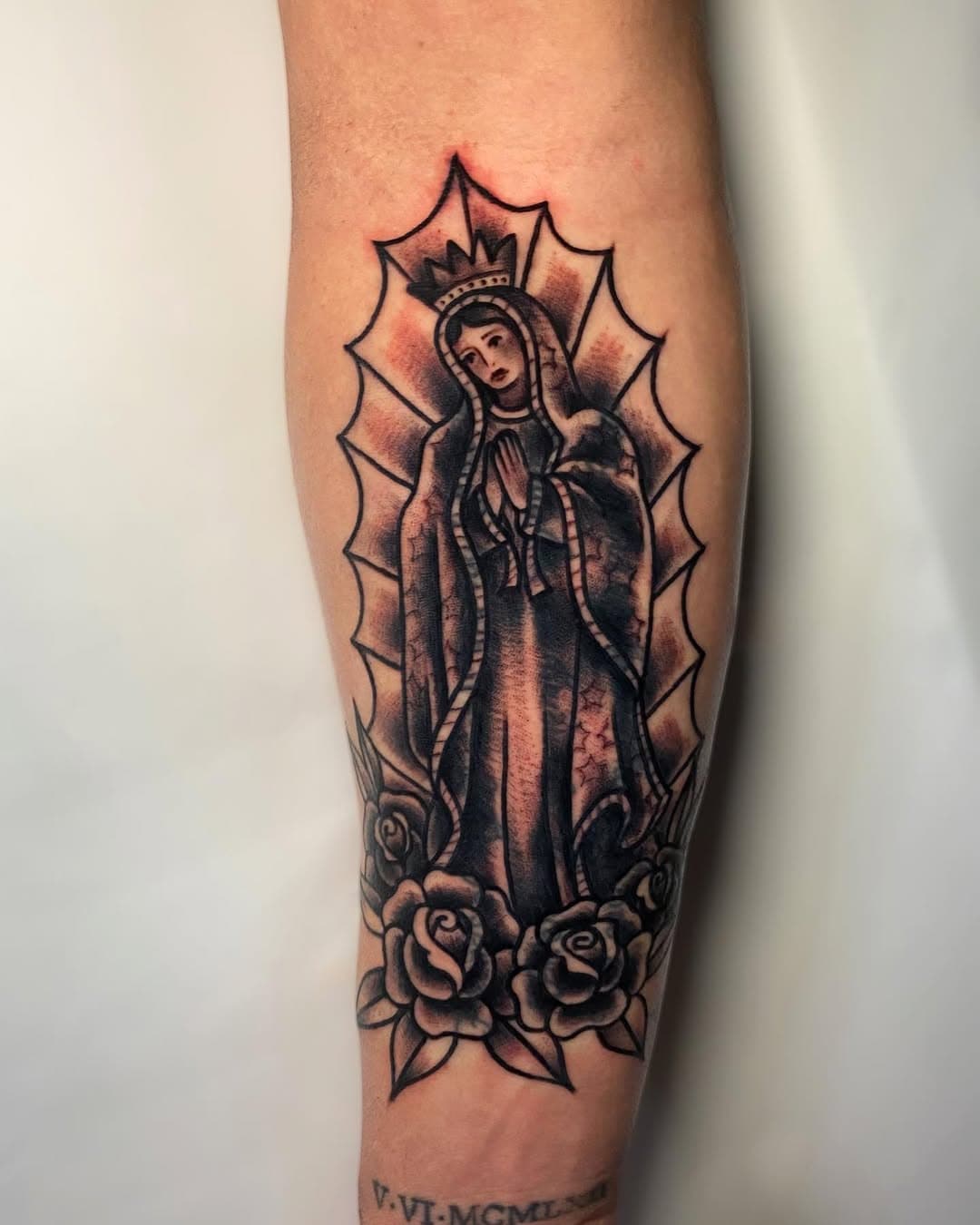 Got to do this beautiful cover up for my cuz. >>swipe for before pic. 
Very stoked about the outcome. ✨More Guadalupe tattoos please🙏🏽 
Booking Sun-Wed at @induetimetattoo ⏳ Email to book! 
.
.
.
.
.
#traditionaltattoo #traditionaltattoos #religioustattoo #latinoheritagemonth #guadalupe #induetimetattoo #nyctattoo #nyctattooartist #blackworktattoo #queertattooartist #qttr