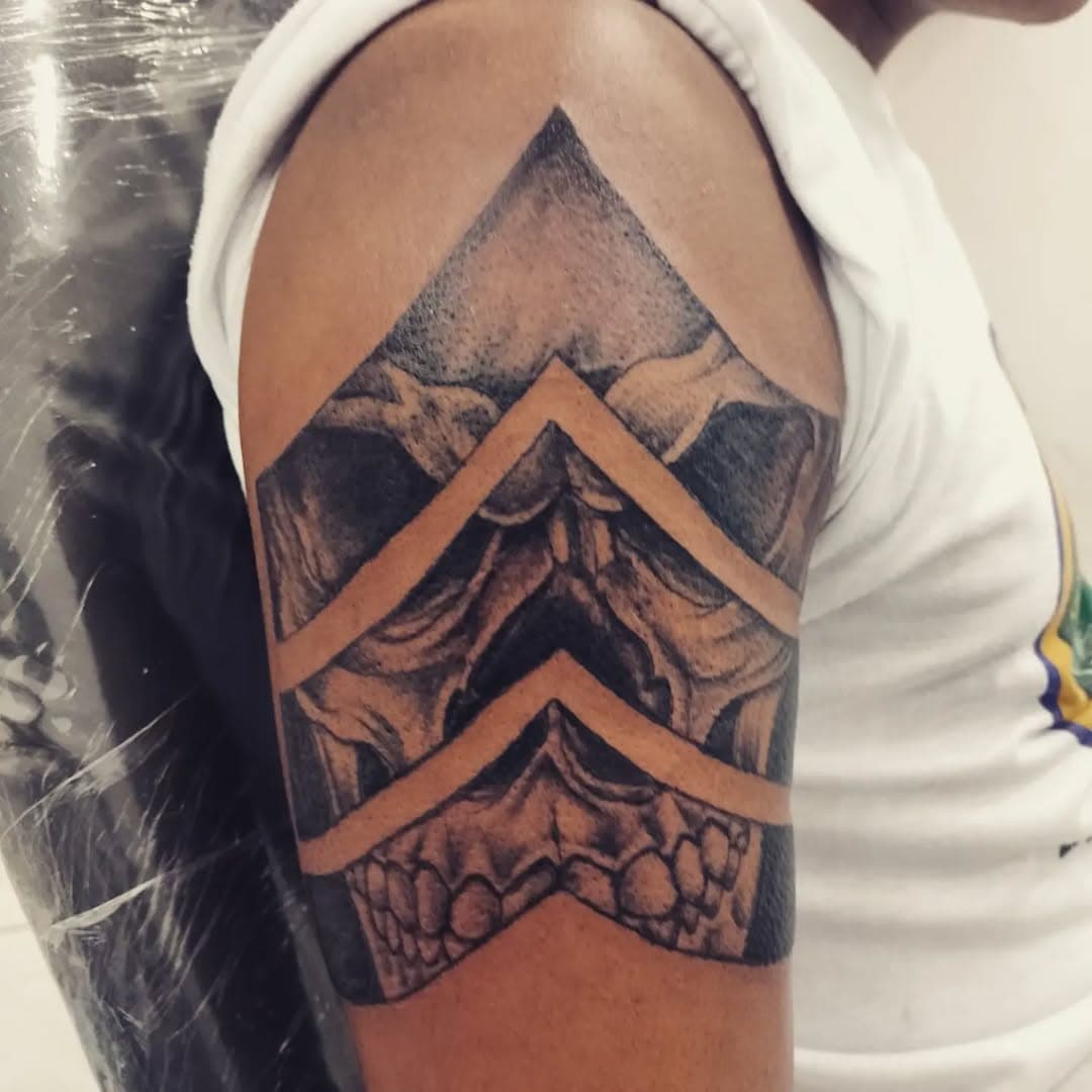 Tattoo feita pelo nosso tatuador 
@joelson_tattoo 

Body Art Studio
Rua Rui Barbosa 104 centro, Campina Grande-PB. por trás do colégio das Damas

Agendamentos via direct ou direto com nossos tatuadores

(83) 998037659
@diegoxicopreto 

(83) 988527876
@joelson_tattoo