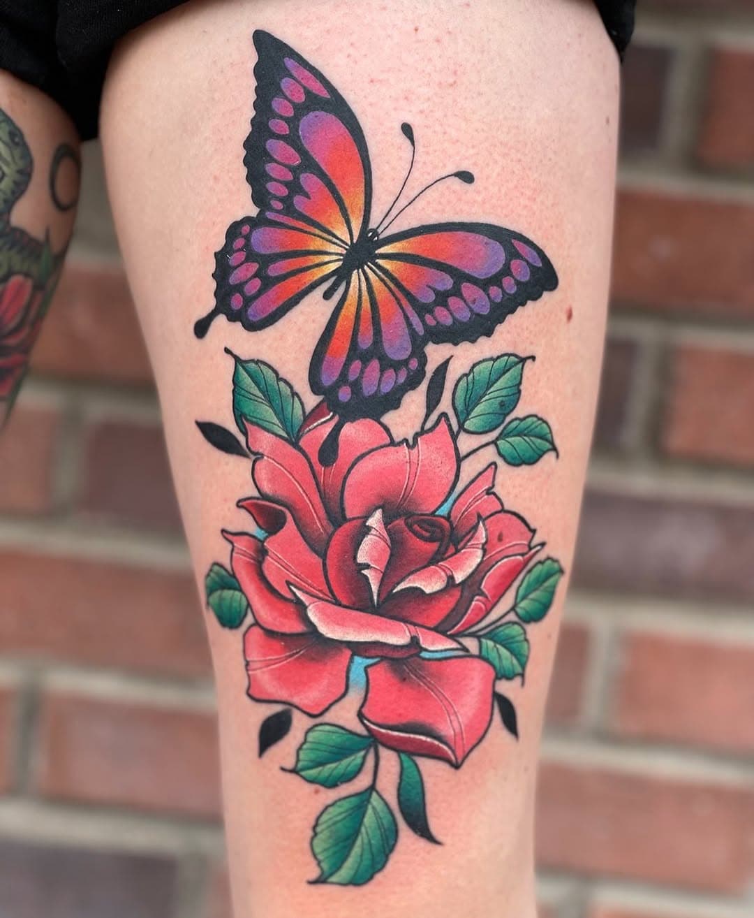 Butterfly and Rose tattoo I just made recently using only the best supplies: #starbritecolors #starbriteink #starbriteproteam #tommysupplies #electrum #electrumsupply #electrumproteam #hustlebutterdeluxe #hustlebutterproteam #youcantknockthehustle #tatsoul #tatsoulproteam #envyneedles #envycartridges #jetblacksupply #criticaltattoo #adennagloves #lotustattoohemet 
#butterflytattoo #rosetattoo