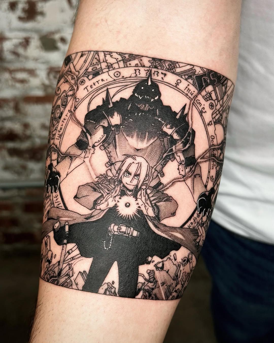 🦾#fullmetalalchemist 🦾
Took 5h45min total
Thank you so much for booking your first tattoo with me!!!

#fullmetalachemistbrotherhood #fullmetalachemistanime #fullmetalalchemistedit #fullmetalalchemisttattoo #fullmetalalchemistmanga #finelinetattoo #fineline 
#tattoo #tattoos #tattooart #tattooartist #tattooer #blxckink #animetattooartist #tattoowork #tattooworkers #blackworktattoo #manga #anime #animeart #mangatattoo #animetattoos #animetattoo #blackanime