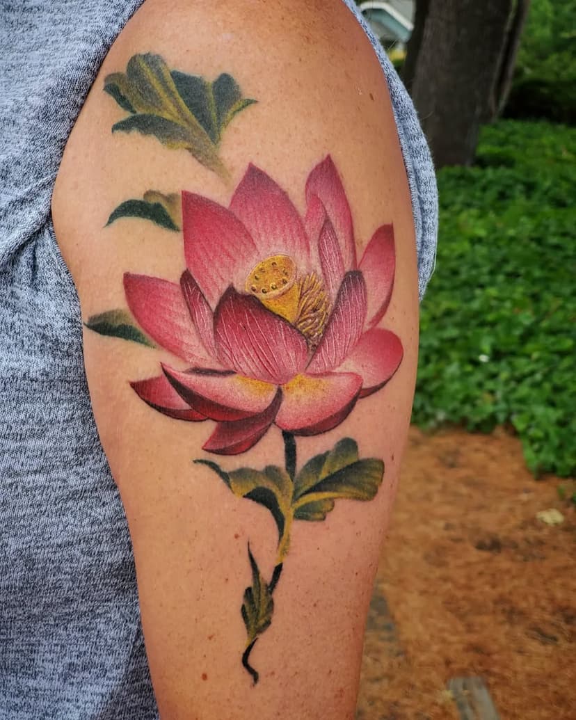 🐳Lotus🐳
 . 
.
.
.
#corndawgink #belugapaloozatattoo #bellingham #bellinghamtattoo #seattletattoo #portland #tacoma #floral #flowers #tattoos #art #inklife