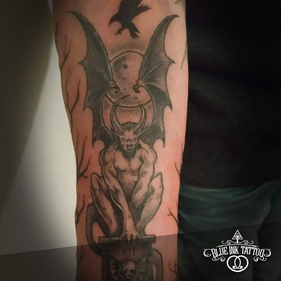 Le diable se cache dans les détails.

#tatouagediable #deviltattoo #tattoocolmar #tatouagecolmar #tatouagescolmar #tatoueurcolmar