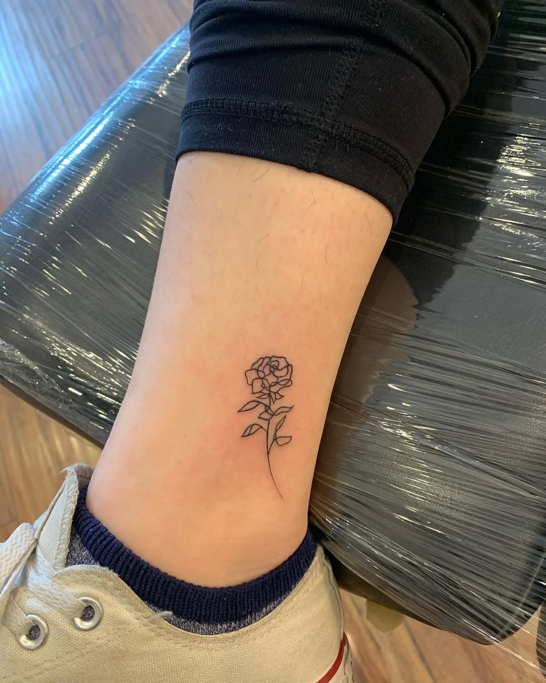 These sweet little flowers are the perfect adornment for the body, making them a great choice for a variety of places on the body.

Artist @brunotownse 
Email 📨 tattoo@hermosaink.com
Text 📱 (310)324-6464

#tattooart #flowers #tattooartwork #floweroflife #flower_igers #tattoosp #tattoomachine #flowersfrommygarden #lotusflowertattoo #tattoobali #tattoodrawings #tattoofloripa #flower #inklovers #tattoer #tattoo_artwork #inkspiration #flowerstattoo #tattoomag #prettytattoo #tattoo #tattoos #flowerstagram #tattooartist #tattooed #flowersofinstagram