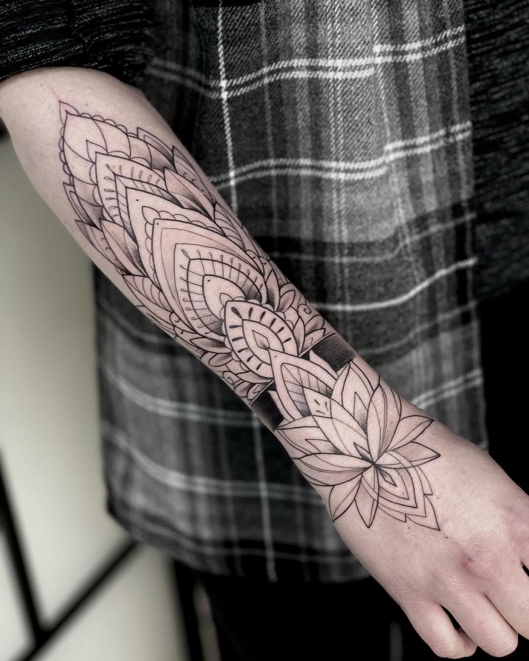 BERLIN ✨ book your appointment here @blackcattattooberlin 
.

.

____
#inkedlife #tattooculture #inked 
#tattoosociety #tattoocollector #inkedup #tattooedpeople
#skinart #tattoolover #blackandgreytattoos
#supportgoodtattooing #inklife #blackandgreytattoo 
#onginksociety #inkaddict #besttattoos #tattoos
#support_good_tattooing #tattoocommunity #skinartmag
#tattooedcommunity #tattooed #tattooart #bng #mandalatattoo #linework #lineworktattoo