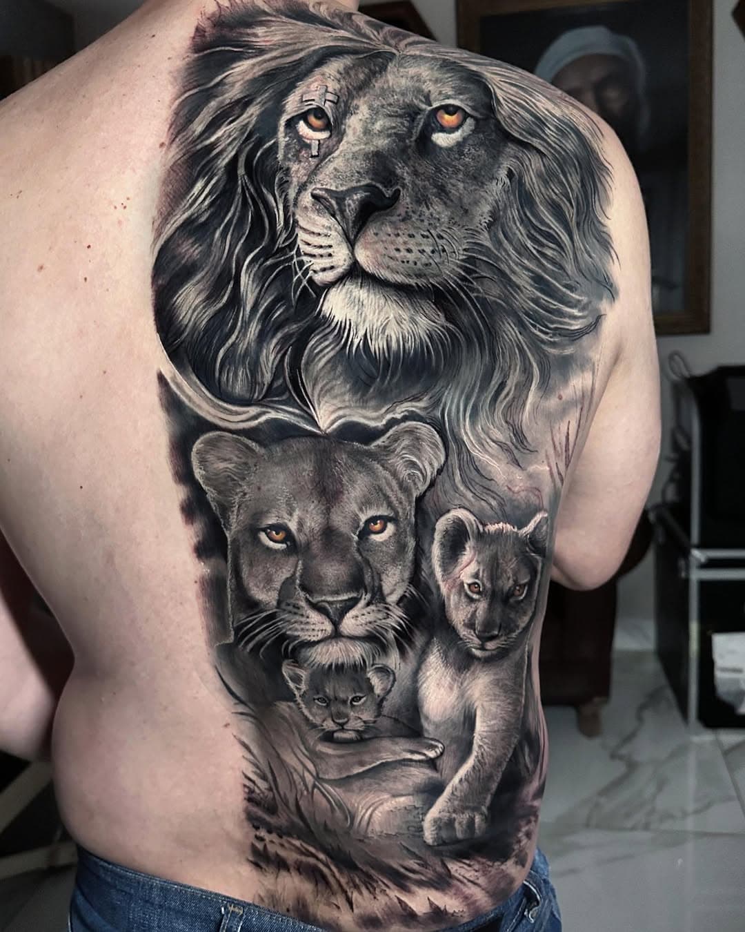 Alguns trabalhos que fiz esses dias espero que gostem ,deixem seu comentário 😍😍😍😍😍#coveruptattoo #liontattoo #tatuagem #coberturatattoo #tattoos #leao #realismotattoo