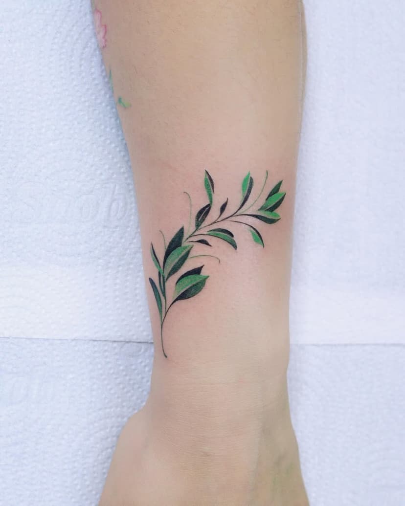 🌿
.
#tattoo #tatuagem #tatuagemdelicada