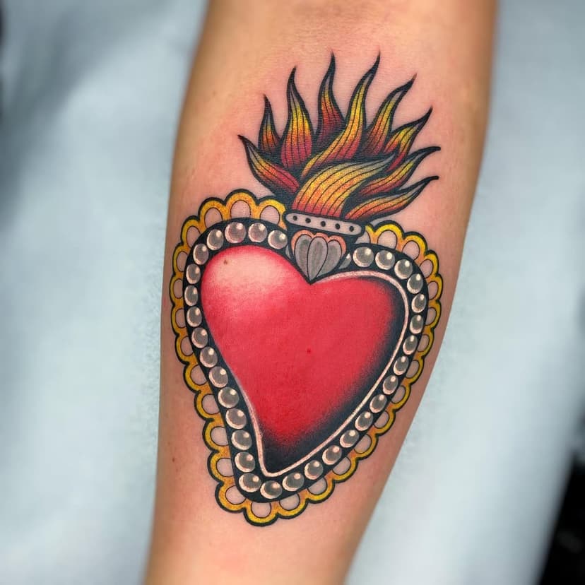 •❤️‍🔥

𝒯𝒽𝒶𝓃𝓀𝓈 @elisabettafarinacci ✨

#traditionaltattooflash #traditionalclub #traditional #traditionaltattoo #traditional_tattoo #ink #inkedmag #bright_and_bold #iltatuaggio #tatuaggiotradizionale #americanatattoos 
#fluidtattoomachine #fluidtattoo #jconlycartridges #top_class_tattooing #classictattoo #classictattooing #skinart_traditional #skinart #skinart_mag #best_traditional_tattooer #best_italian_tattooer