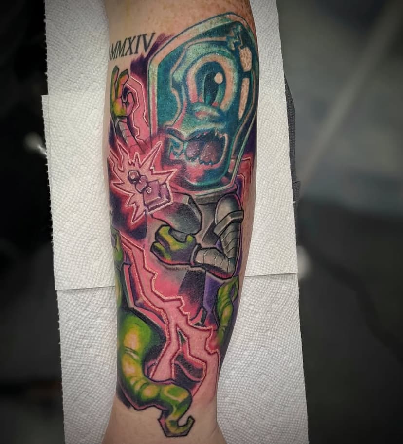 Wrapped up this lil space fella on my brother the other day! Truly love the satisfaction of doing Newschool! Bring me ALL the color pieces!!!! 
Thanks for looking!!!! 
#fyp #foryou #foryoupage #newschool #alien #color #colortattoo #tattooartist #tattooshop
@newschool_nation @thenewnewschool @world_of_newschool