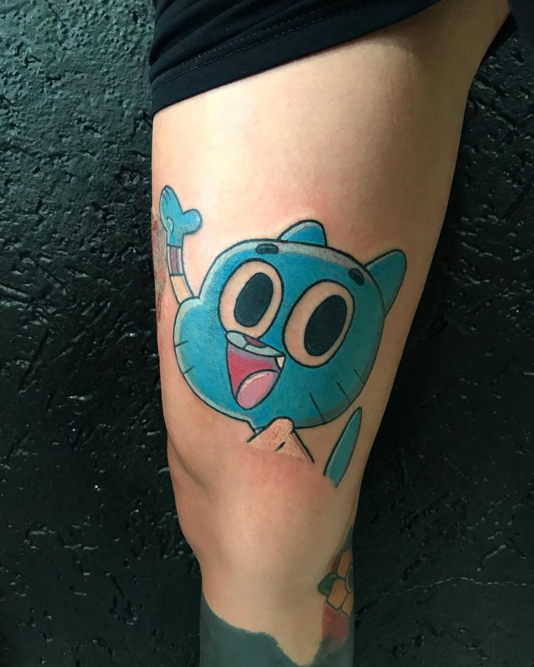 Gumball 😽
#tat #tattoo #tatuagem #tattoos #tattooideas #tattooart #tattoostyle #tattoosp #tatuagembrasil #tatuagemcolorida #tatuagemgumball #tatuagemcartoon #tattoogumball #tattoocartoon