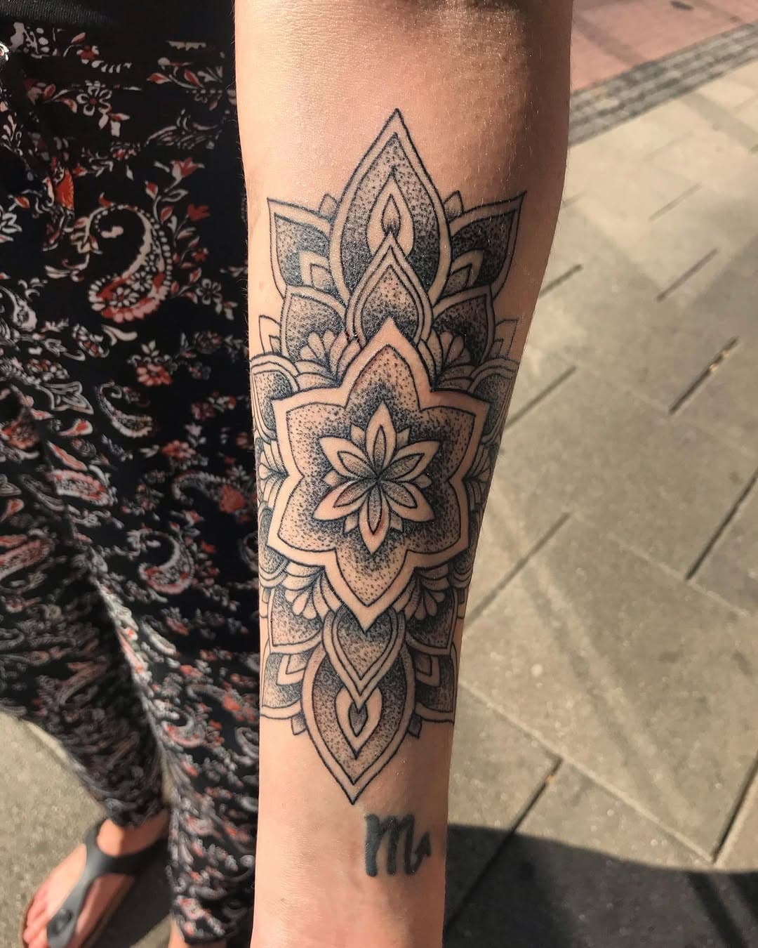 Vom letzten Sommer. Mandalas mache ich auch immer wieder gerne! :) #tattoo #mandalatattoo #mandala #dotworktattoo #dotwork #bremen #brementattoo #spiritofarttattoobremen