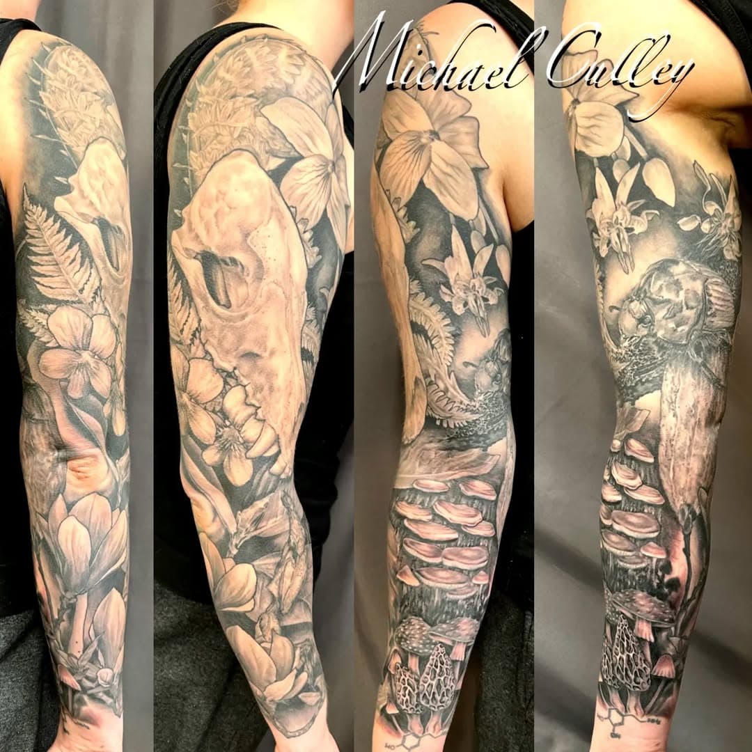 Finished up this black and gray sleeve recently. Lots of fun making this one!

Come downtown to Cheyenne Mountain Tattoo Company to book your appointment. DEPOSIT IS REQUIRED TO SCHEDULE AN APPOINTMENT. 
313 N. Tejon St. Upstairs, suite 1. Call (719)493-8198 Email: tattoomike76@hotmail.com or cheyennemountaintattoo@gmail.com
Tuesday through Saturday, 12 to 7pm.

#mikeatcheyennemountaintattoo #cheyennemountaintattoocompany #cheyennemountaintattoo #tattoo #tattoos #719tattoo #719tattoos #coloradospringstattoo #coloradospringstattoos #coloradosprings #coloradotattoo #coloradotattoos #blackandgraytattoo #skulltattoo #prayingmantis