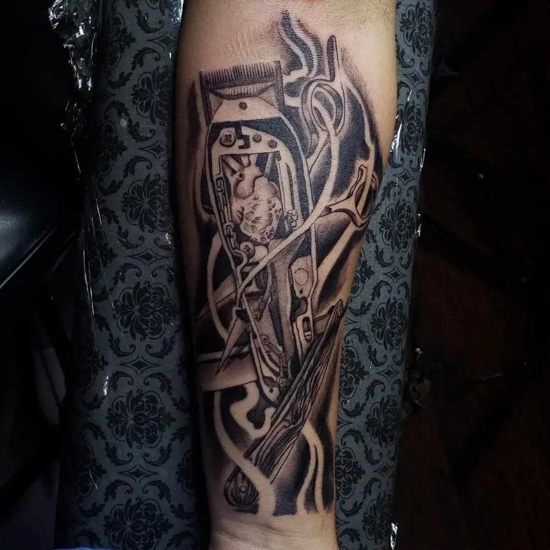 ARTIST RAYPEÑA @raypenaink
.
.
Fun whipper snapper from yesterday! Client's first tattoo Thanks again @flippingluis for the trust and @noeobregon_  for the referral. DM TO BOOK!!
#RAYPENAMACHINES #BLACKNGREY #FAMILYINKTX #happygurutattoocareproteam #happygurutattoocare #empireinks #familytraditiontattoocotx #sanantoniotattooshop #realistictattoo #barber #barbertattoo #freshtattoo #sacurrent #tattoolovers #tattoos