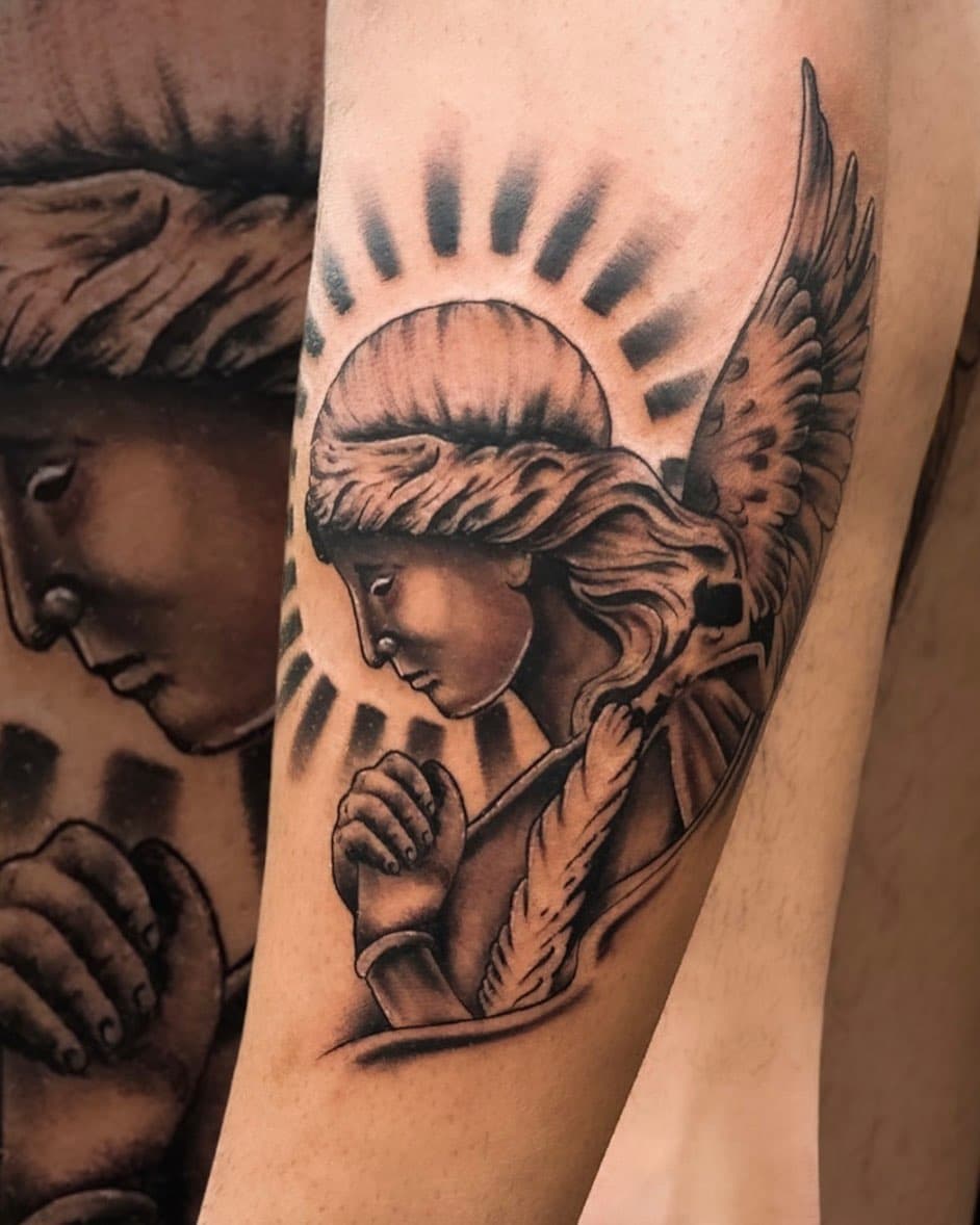 TATTOO que rolou ontem , só falta seu ❤️

#anjo #anjodaguarda #anjotattoo #tatuagem #tatuagemmasculina #tatuagemrealista #tatuagemsombreada #tatuageminspiradora #tatuagemreligiosa #viral #trend #assischateaubriand #parana #brasil #mentemilionaria #foco