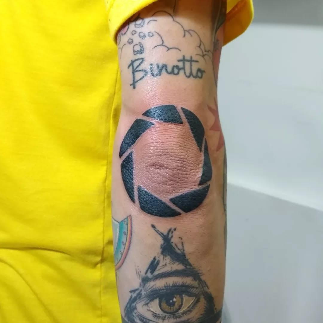 Whatsapp: 11.975784681
.
Agradeço a confiança! 🙏
.
#house67tattoo #itu #itusp #electricink #electricinkbrasil #pfmachines #easyglow #easyglowpigments #tintaselectricink #tintaseasyglow #electrapop  #tattoo #tatuagem #tatuador #tatuagembrasil #tattooing #tattooer #tattooist #tattooart