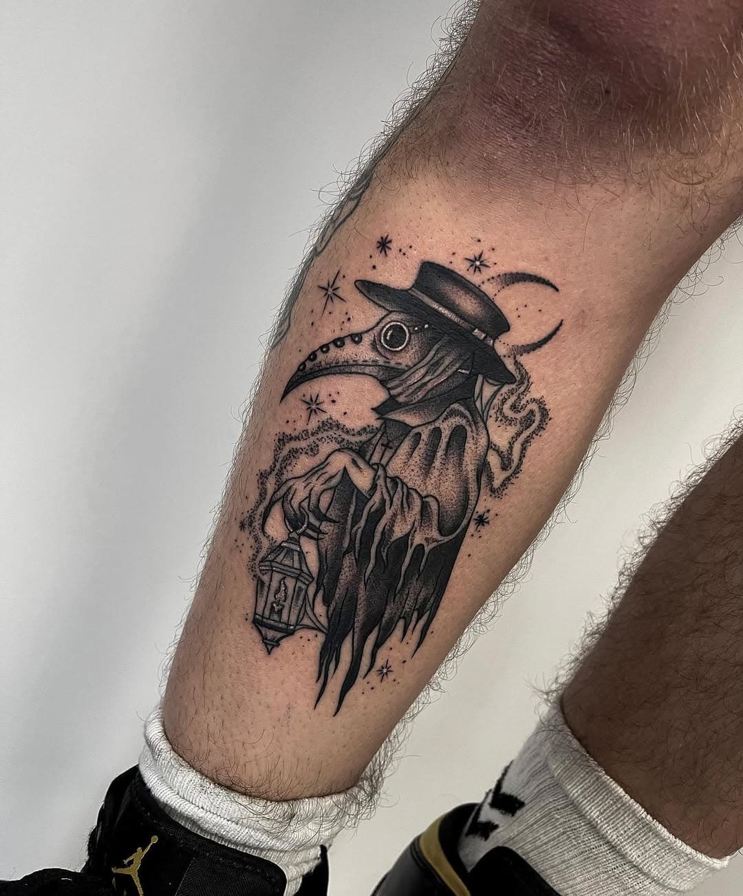 Doctor Plague 💀
Booking📩 @radziktattoo_studio 

@med.tattoo_official 
#doctorplaguetattoo #tattooist #tattooed #tattooartist #polandink #polandtattoos #tattooart #dotworktattoo