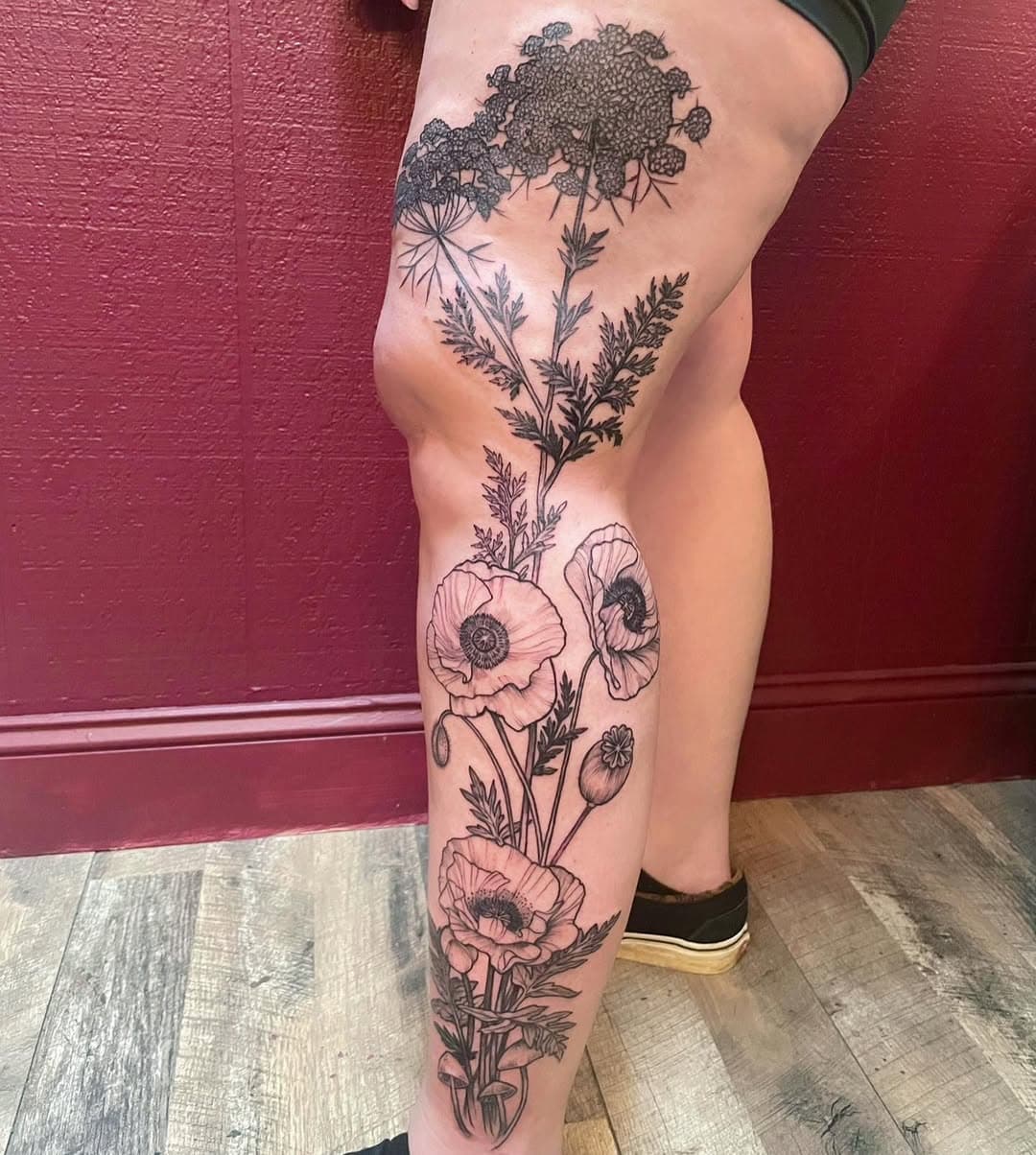 Had soo much fun with this one. Poppies and Queen Anne’s lace; two of my forever favorite flowers on the loveliest gal. Thank you, Sierra! @sierra_0128 🙏 #legtattoo #poppytattoo #queenanneslacetattoo #fulllegtattoo #thistleandpearltattoo #bbjunetattoos #ladytattooers #ashevilletattooers