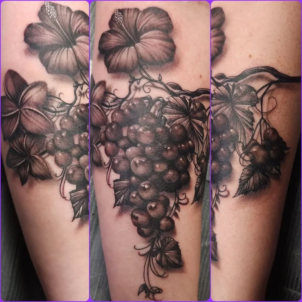 #grapes #flowertattoo #blackandgrey #tattoo #tattoos #tattooed #tattooartist #ink #inked #legendarytattoostudio #billings #montana