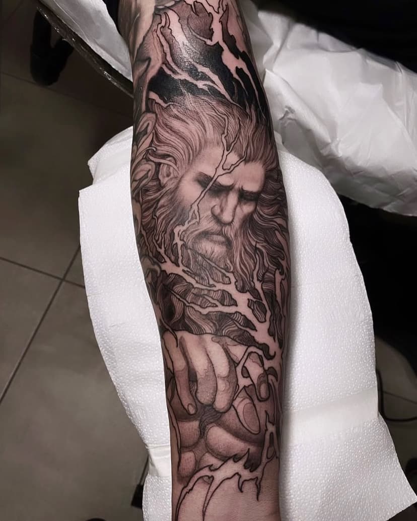 ✹ Zeus ✹ 

Uma versão do deus dos deuses que desenhei pro Leandro

#zeus #zeusgod #greekgod #greektattoos #neotrad #neotraditionaltattoo #blackworkers #blackart #customtattoo