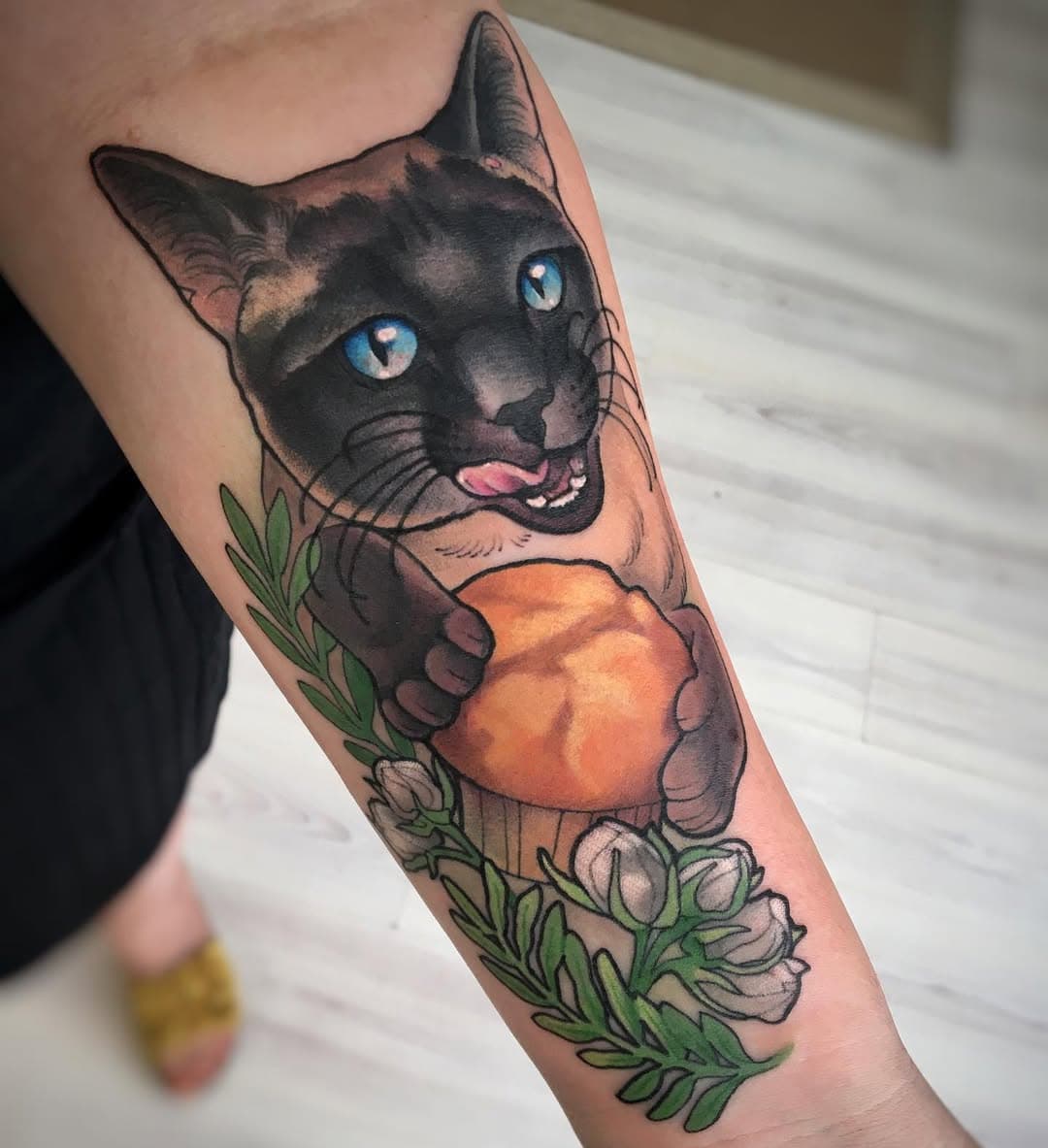 Gracias amiga @gordy5.0 por pedirme este tatu de tu gatito, para siempre en tu corazón y piel 🧁🐈‍⬛

Hecho como siempre en mi querida casita @lazarzamoratatuajes