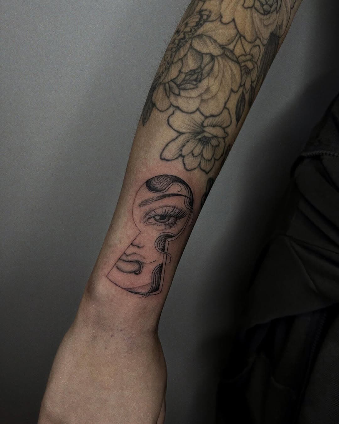 Better late than ever ! Thank you everyone who came in for a flash day at @electricworkshoptattoo and wished me a happy birthday as well ! It was an amazing day for sure ! Just posting couple of tattoos that I did on a day 💕✨ messages are super delayed because I’m stuck in Turkey and Wi-Fi here is shocking… 😣 thank you again everyone 💕 contact @electricworkshoptattoo for any bookings please
